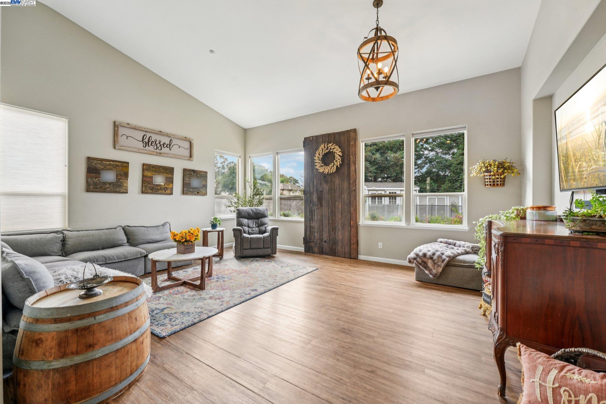 1762 Cheryl Dr