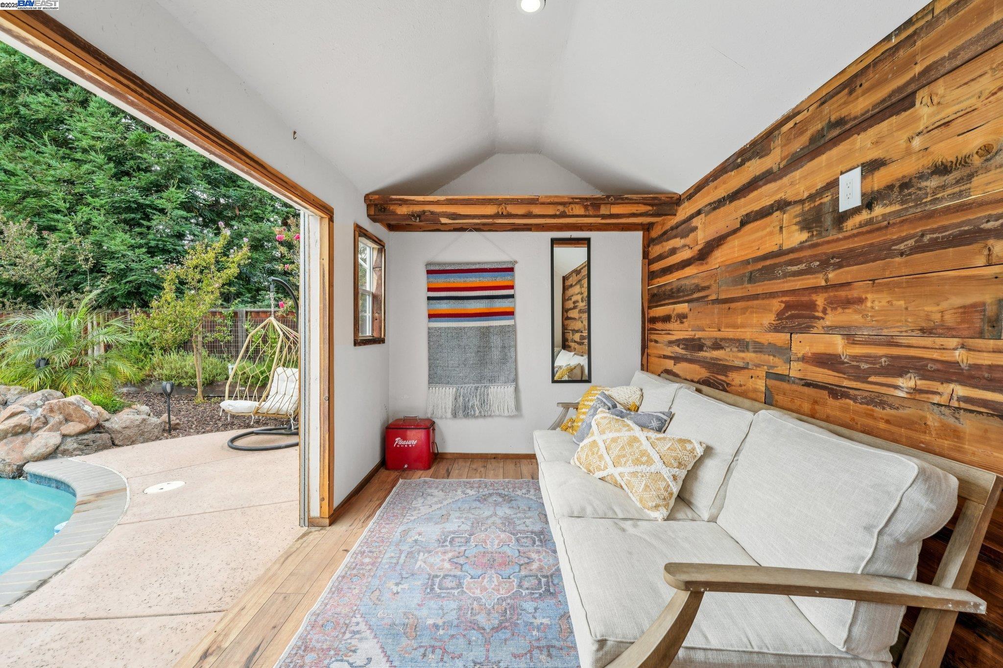 1762 Cheryl Dr