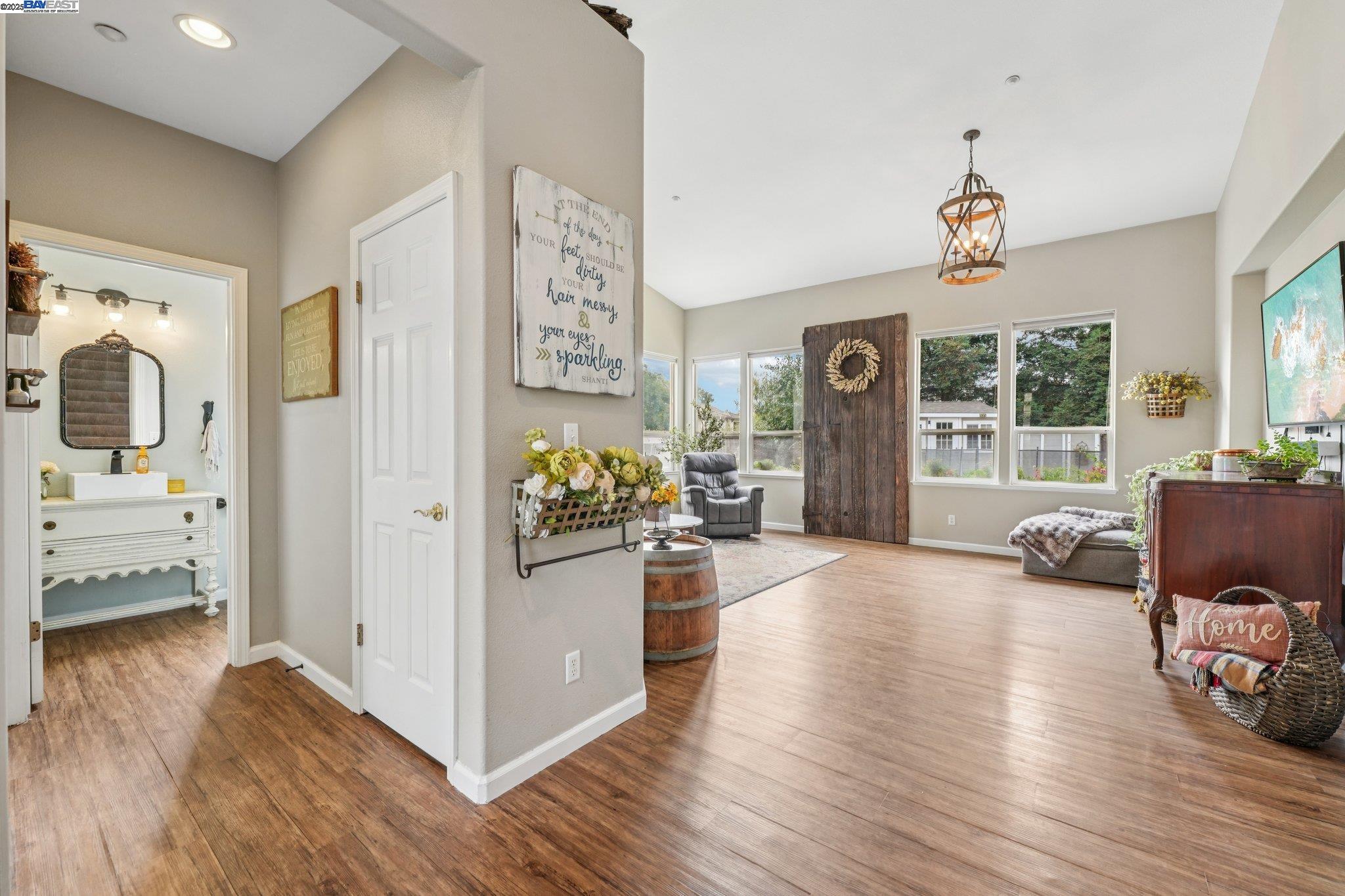 1762 Cheryl Dr