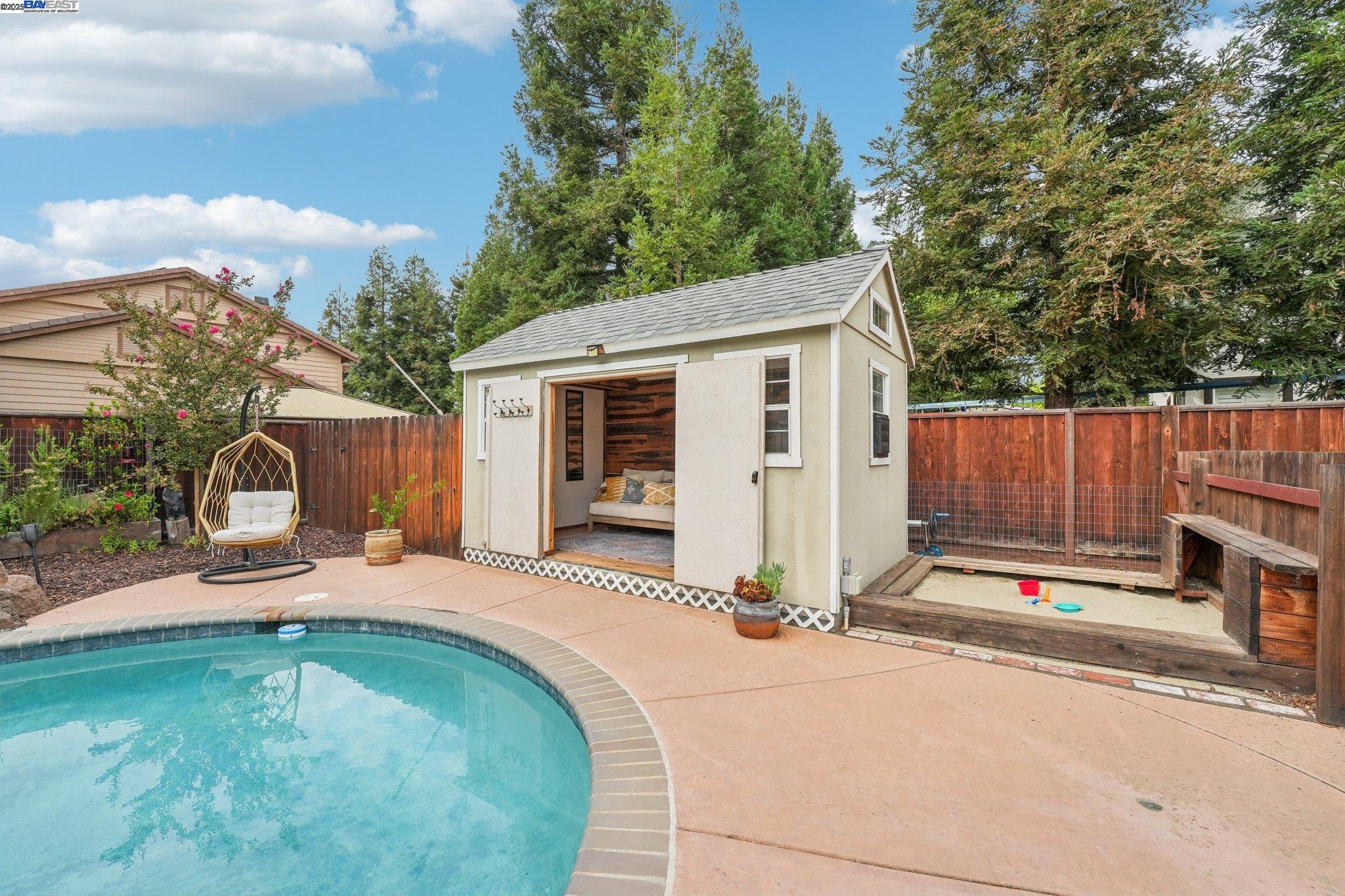 1762 Cheryl Dr