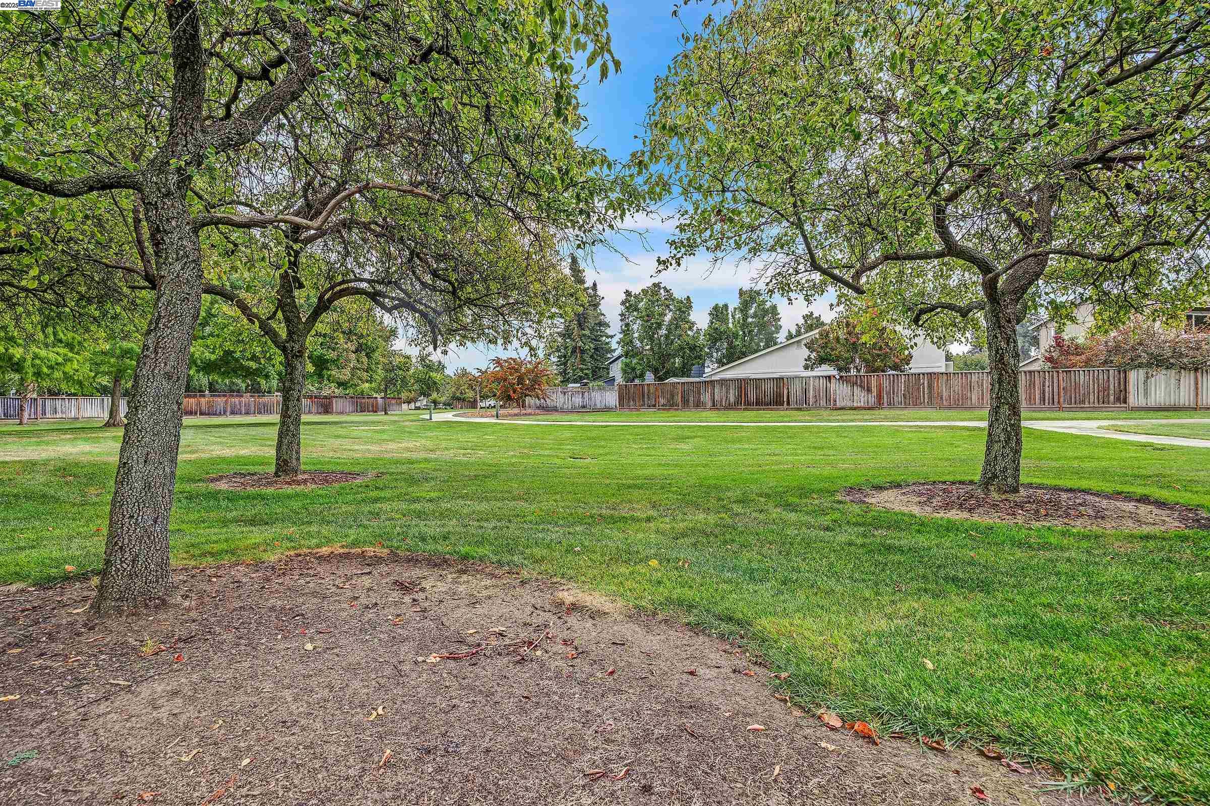 3431 Windsor Ct