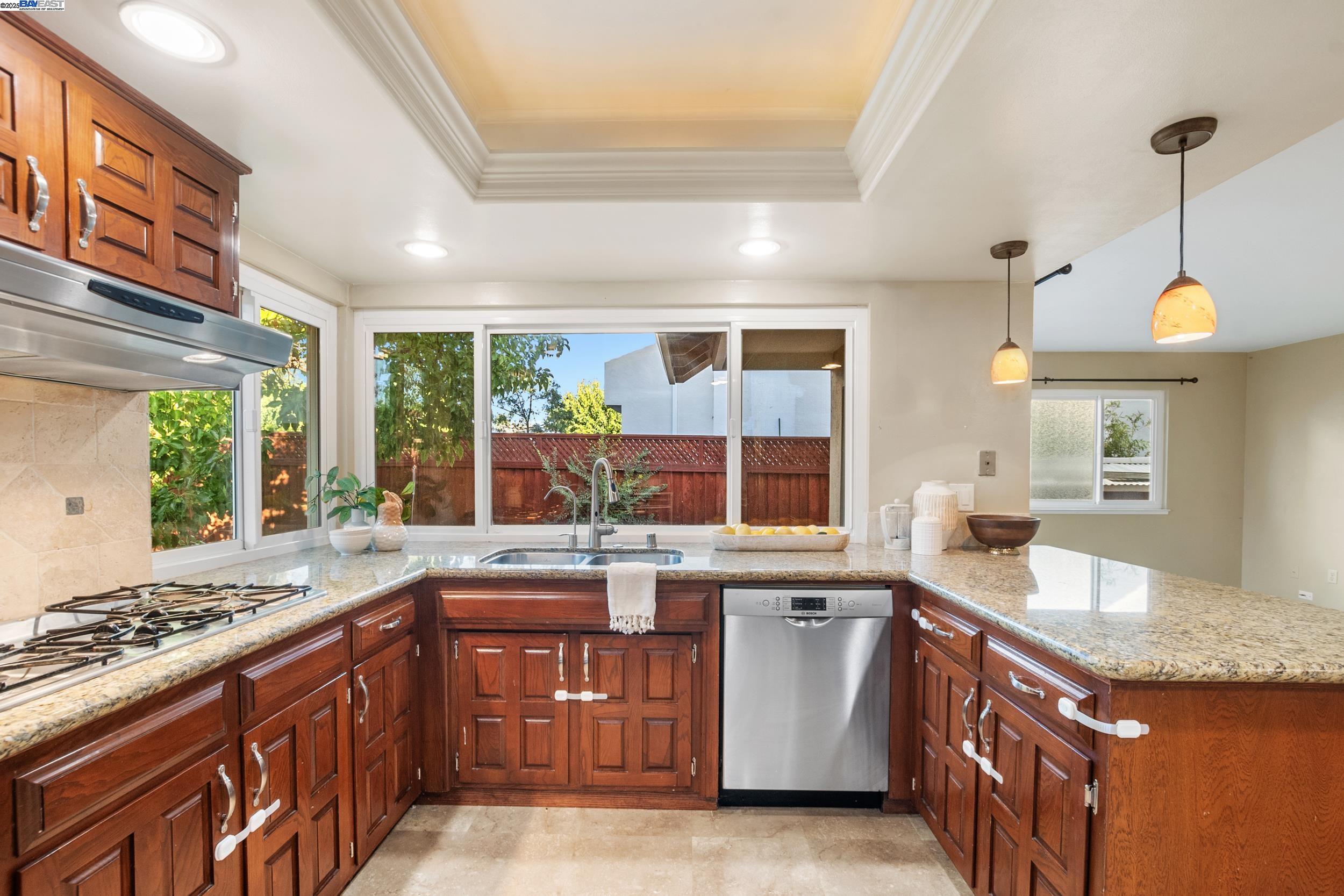 628 Lido Dr