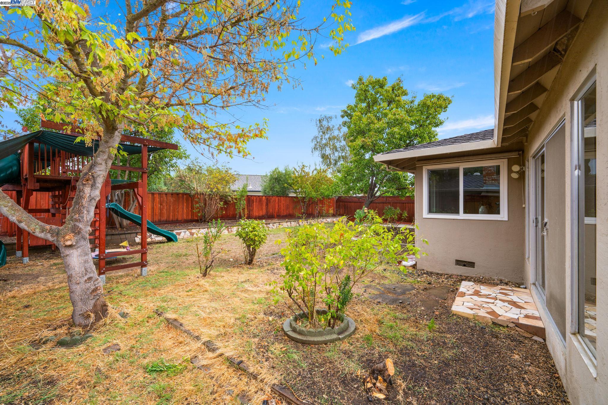 628 Lido Dr