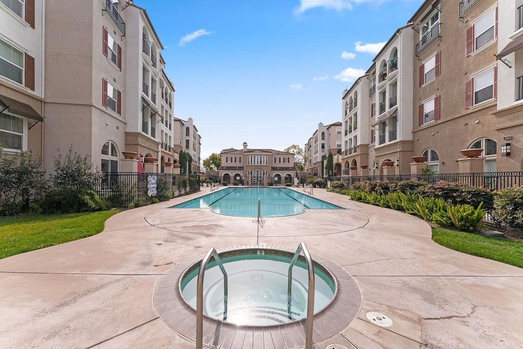 3290 Maguire Way # 118