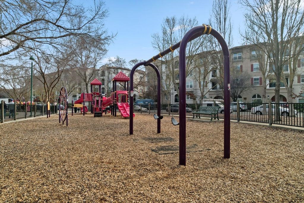 3290 Maguire Way # 118