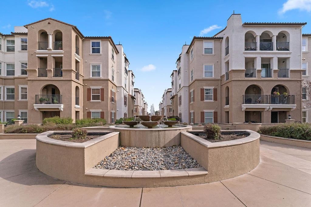 3290 Maguire Way # 118