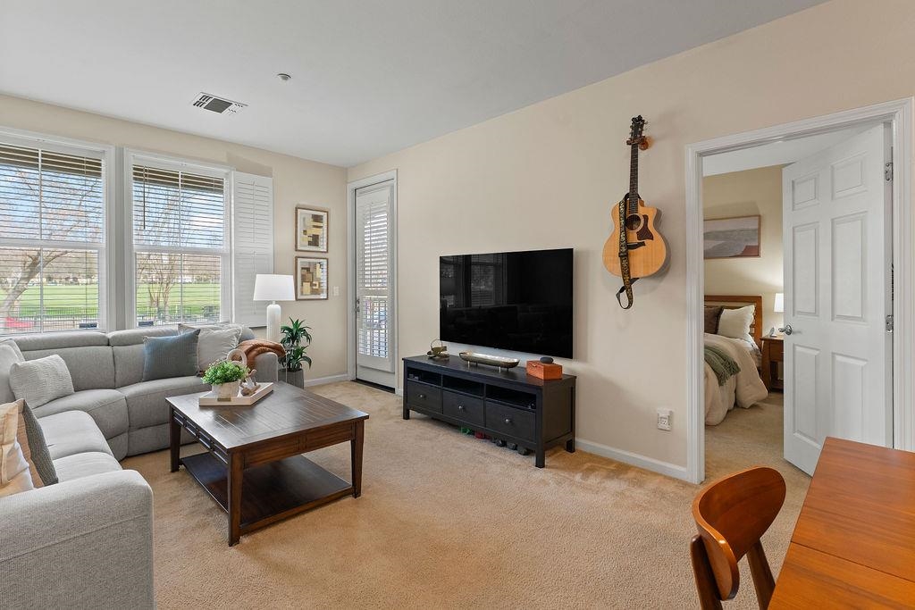 3290 Maguire Way # 118