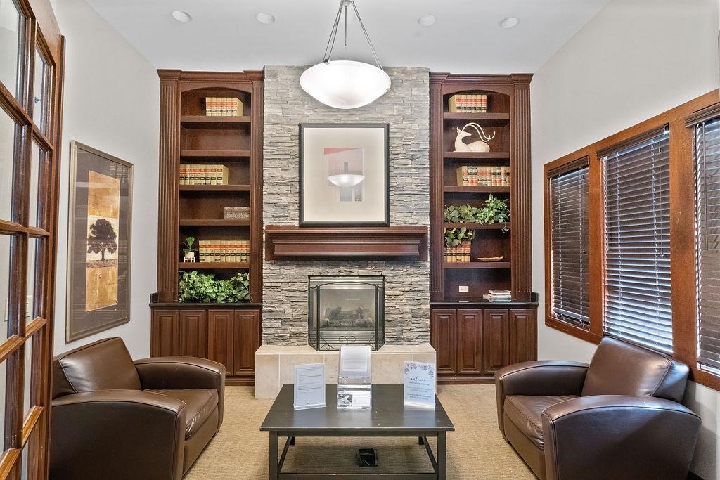 3290 Maguire Way # 118