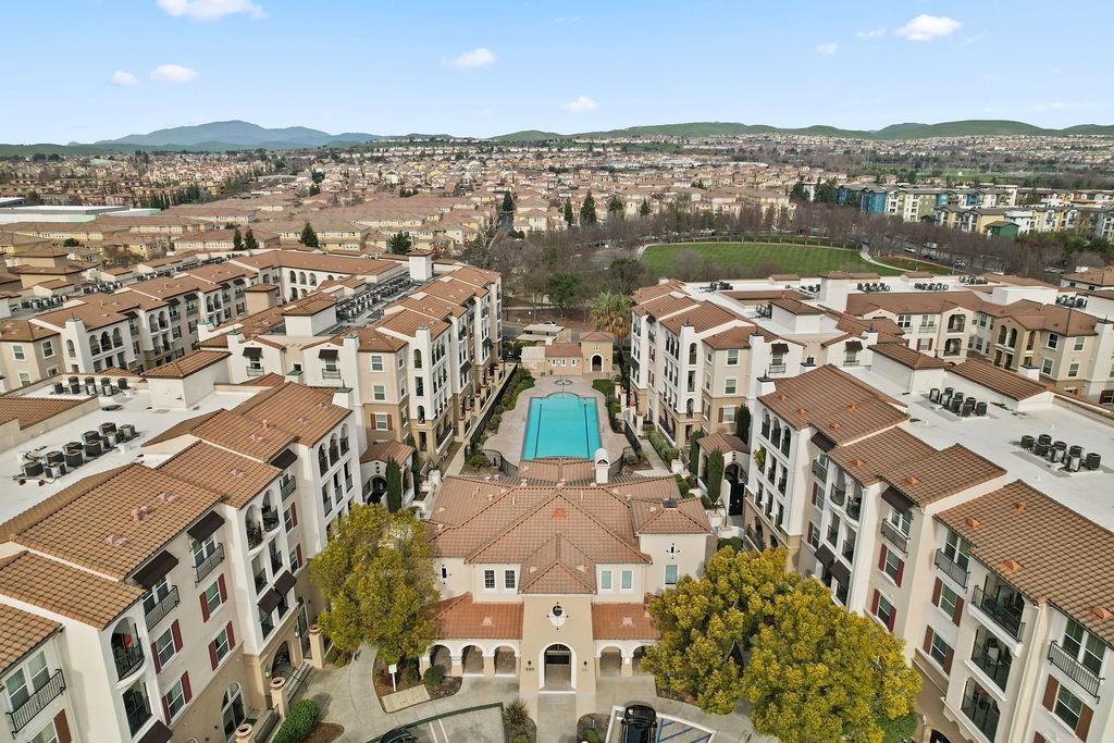 3290 Maguire Way # 118