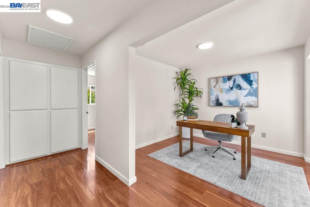 235 Northwood Cmns