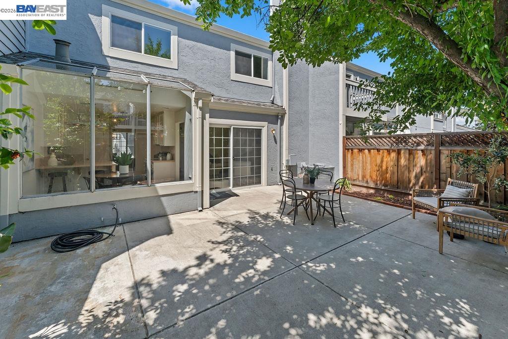 235 Northwood Cmns