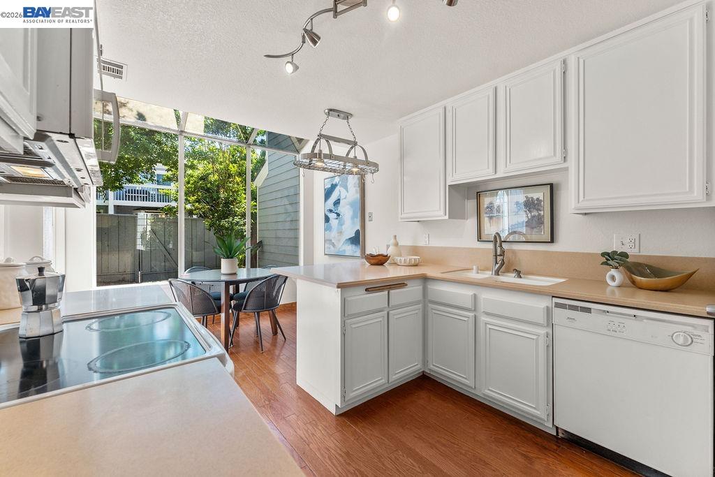 235 Northwood Cmns