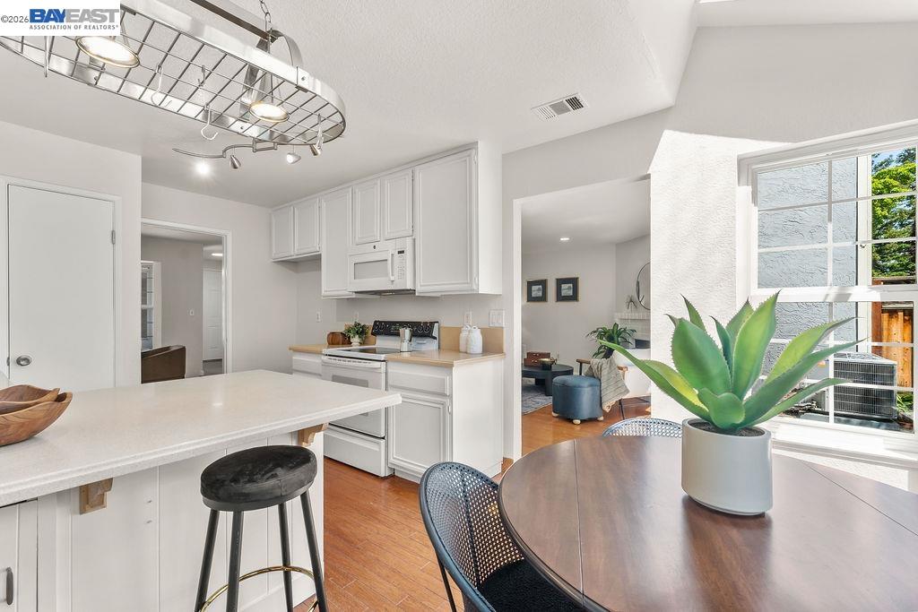 235 Northwood Cmns