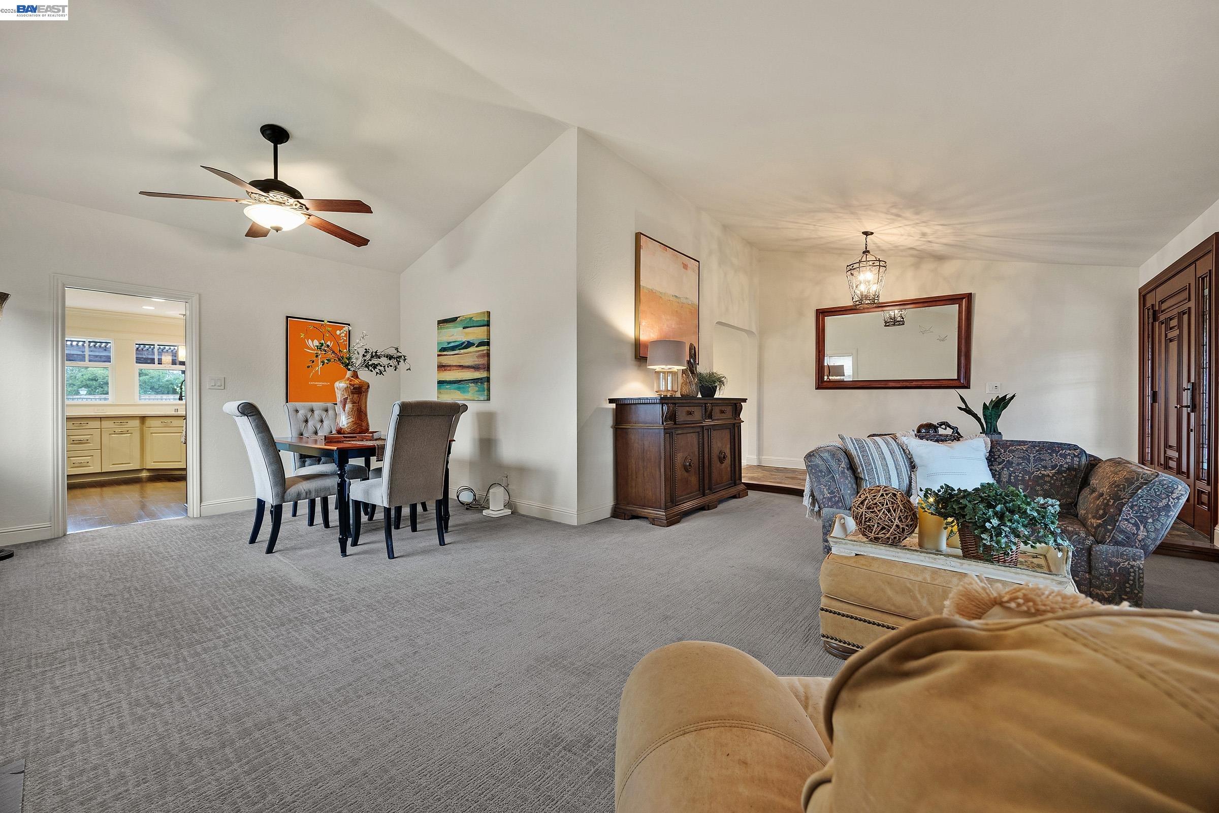 1152 Farmington Way