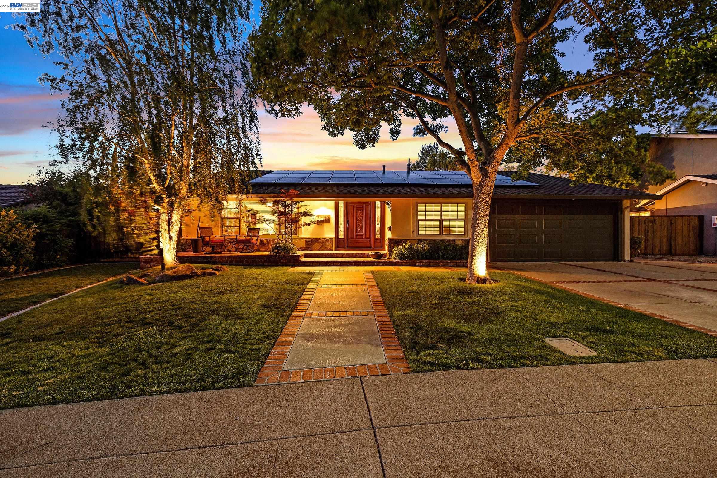 1152 Farmington Way