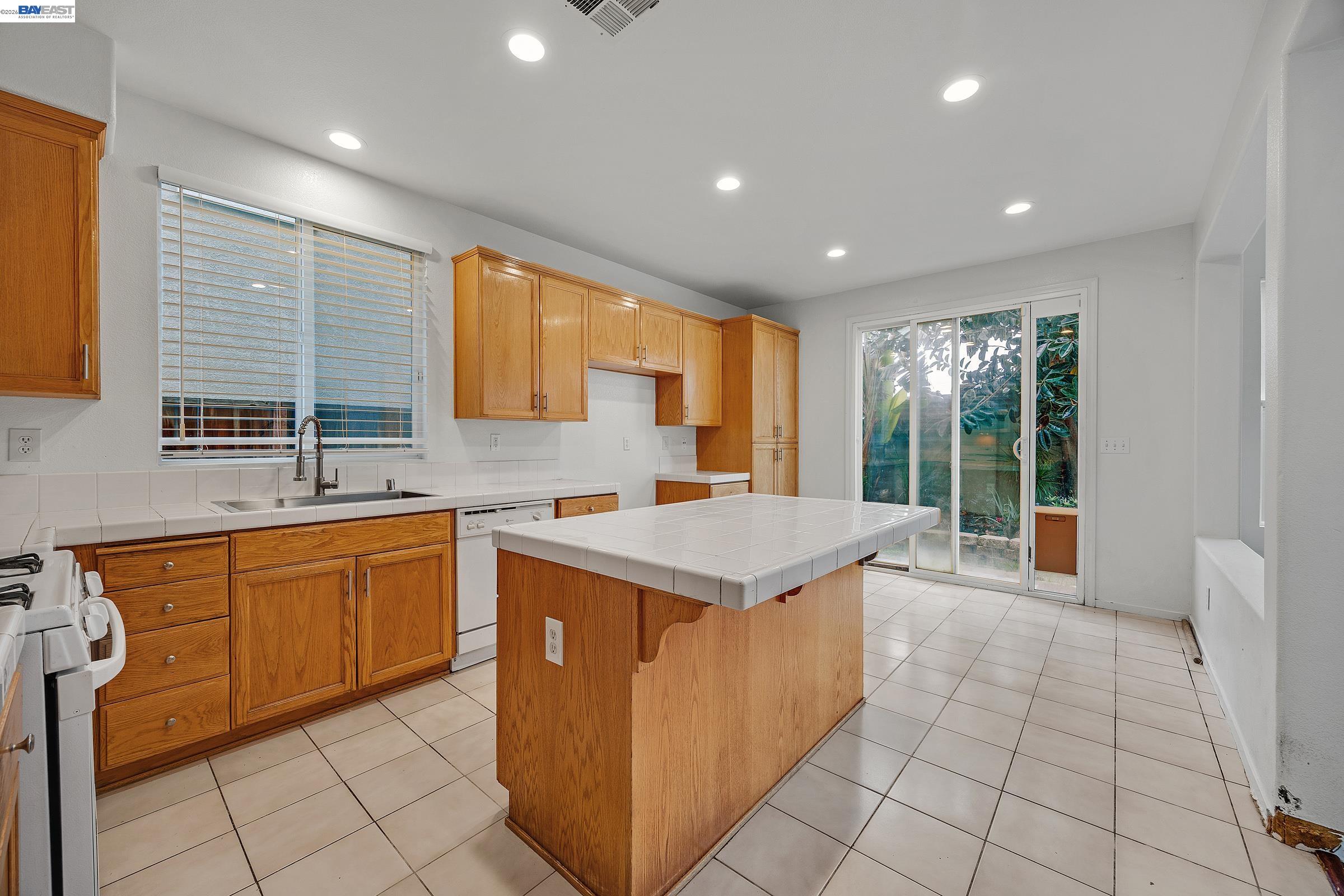 448 Burlington Dr