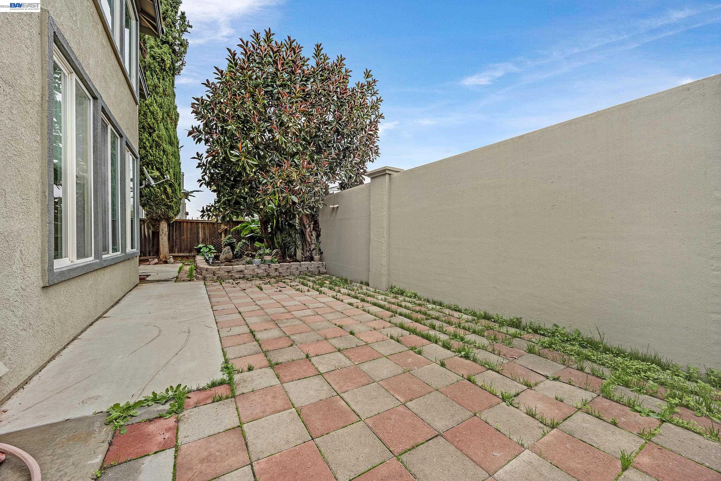 448 Burlington Dr