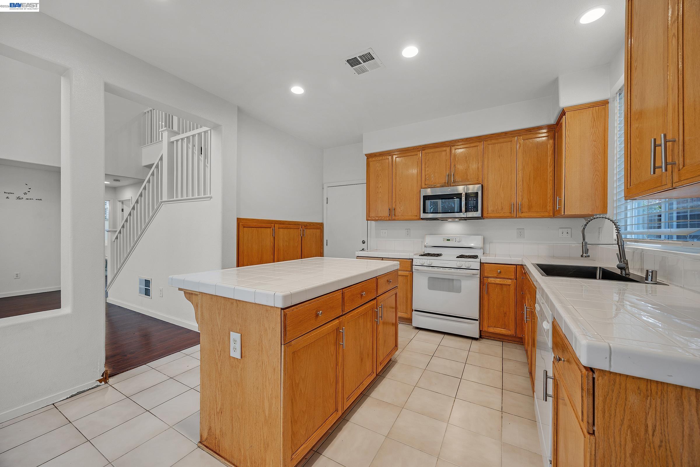 448 Burlington Dr