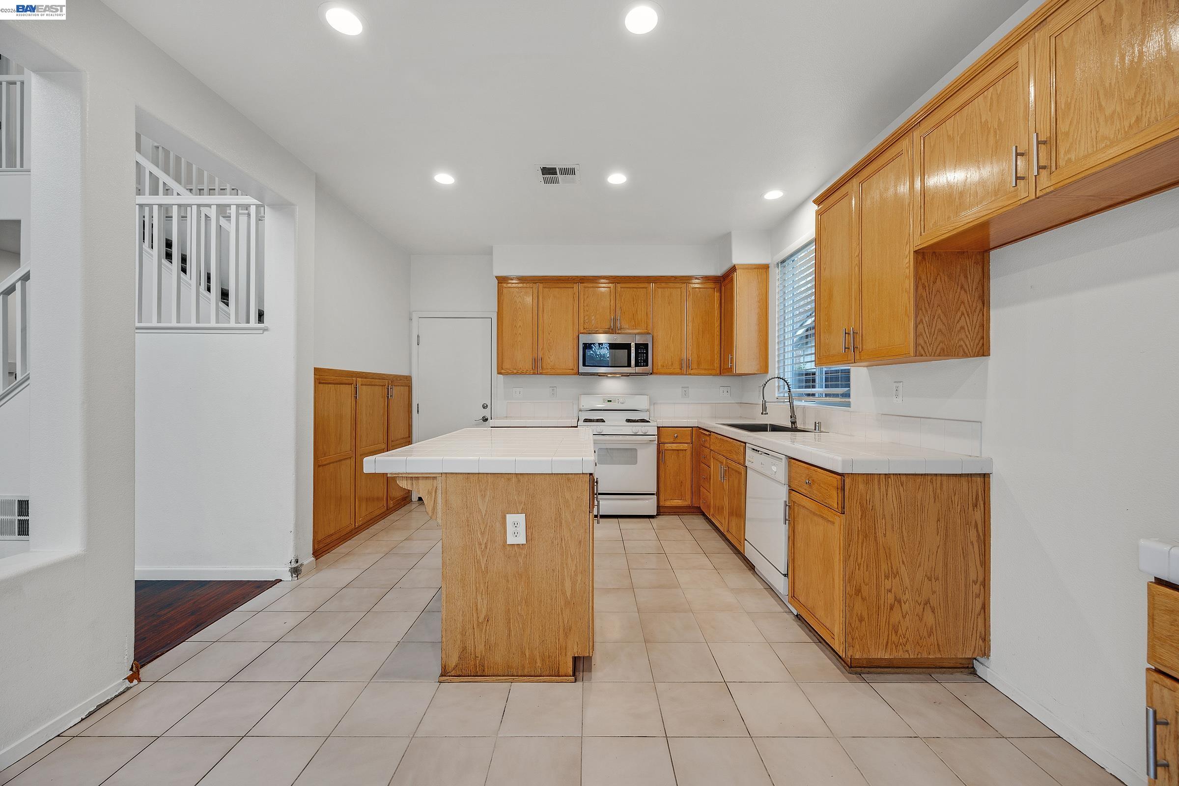 448 Burlington Dr