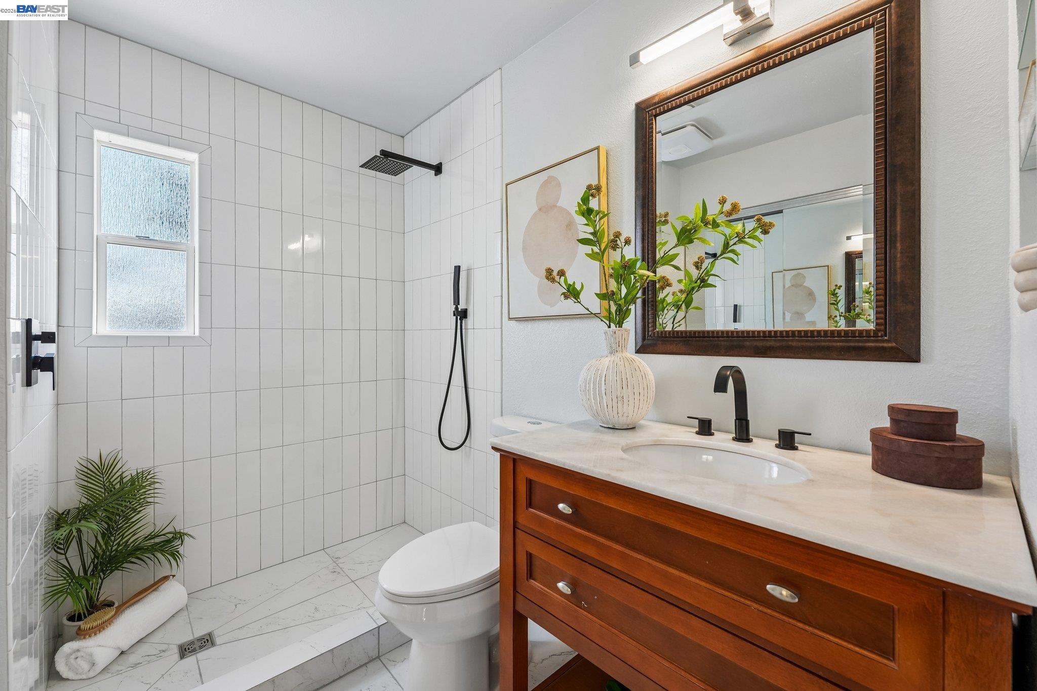 933 Algonquin Ave