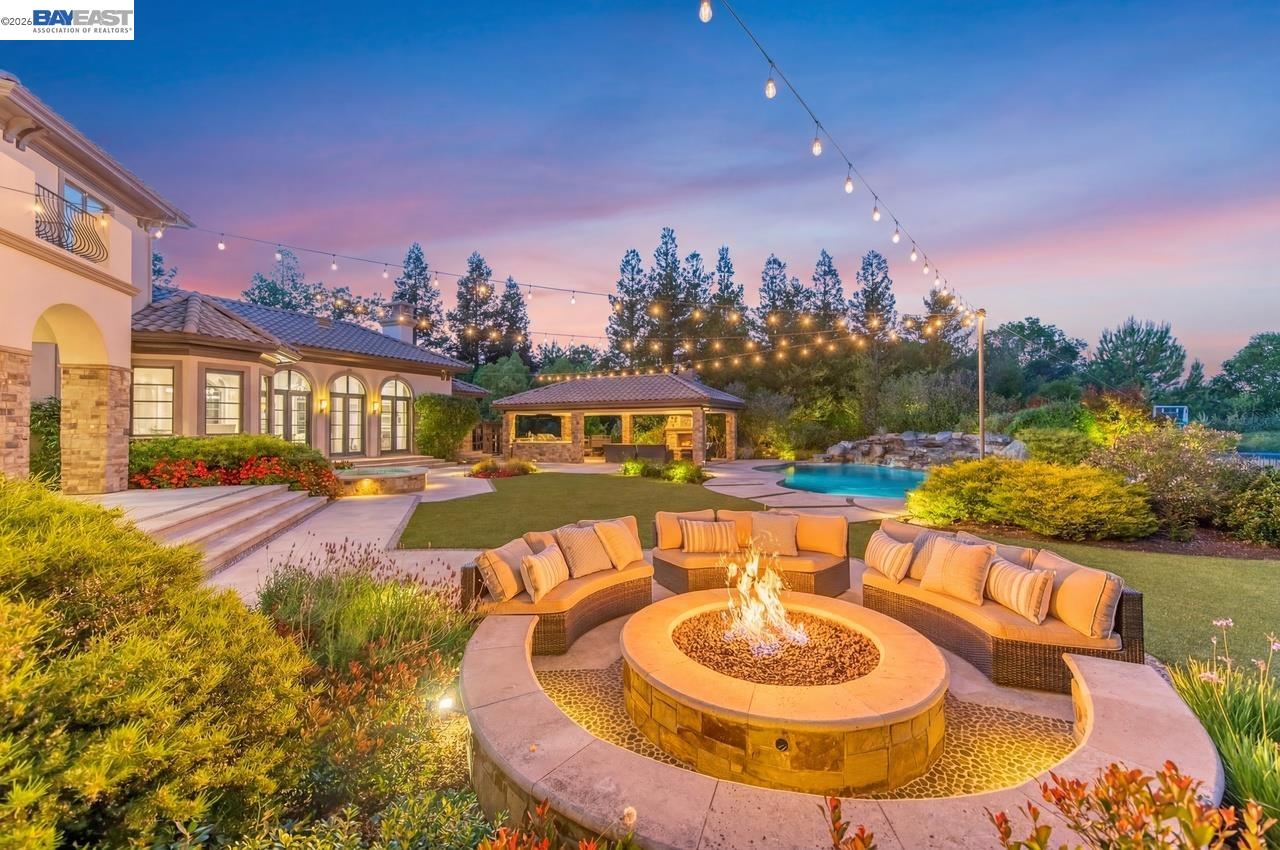 2794 W Ruby Hill Dr