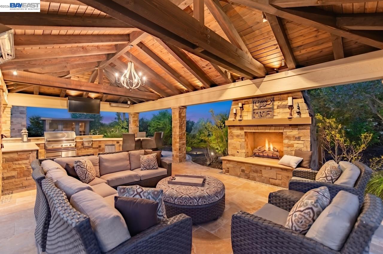 2794 W Ruby Hill Dr
