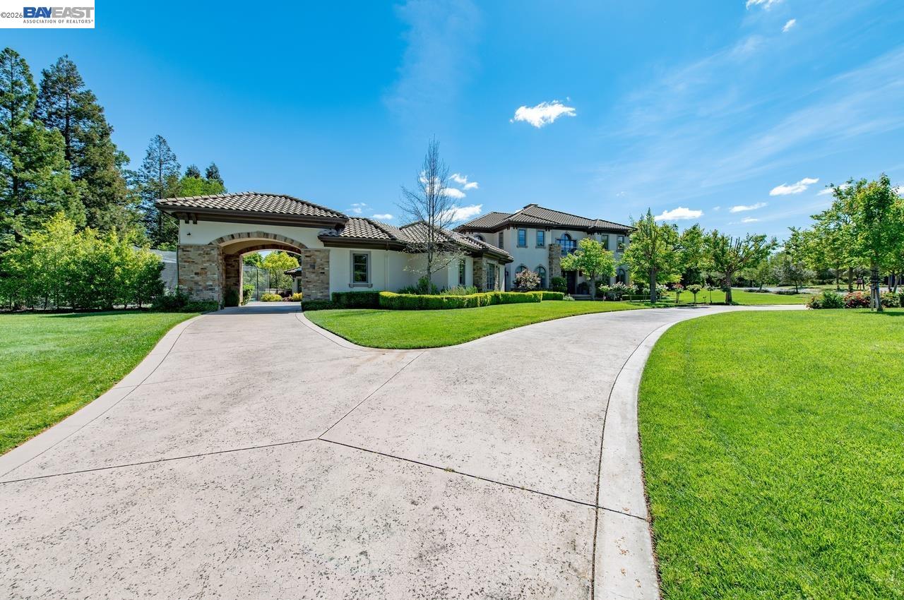 2794 W Ruby Hill Dr
