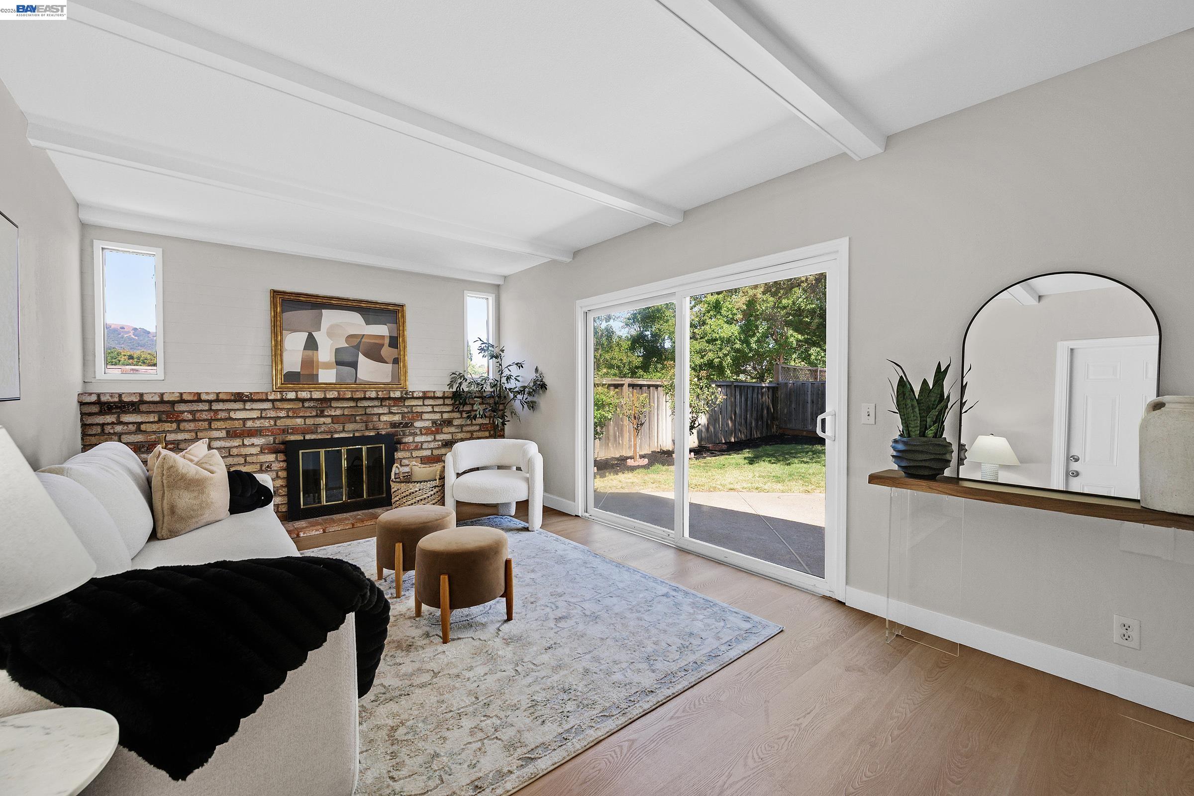 6877 Rayland Ct