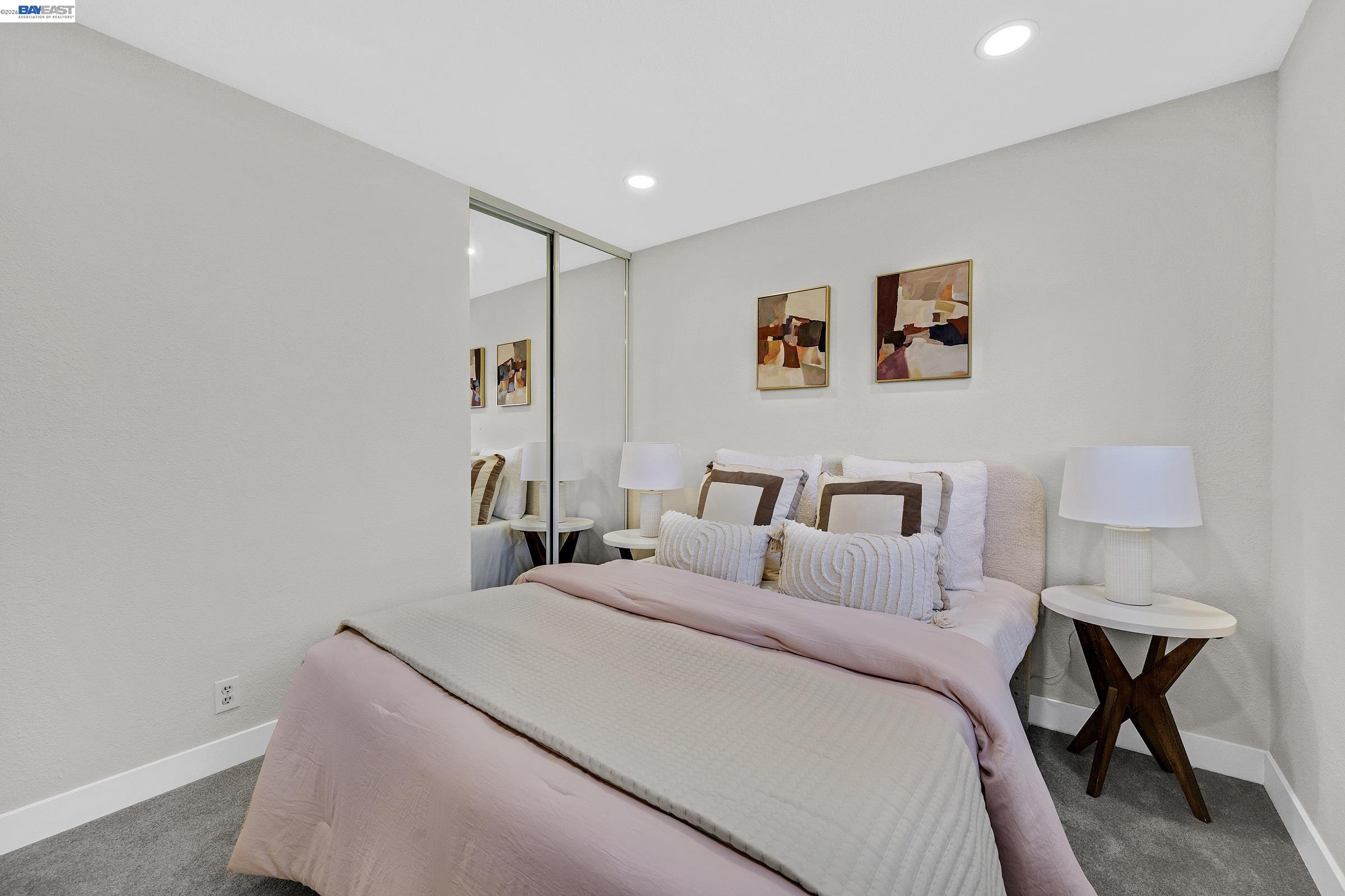 6877 Rayland Ct
