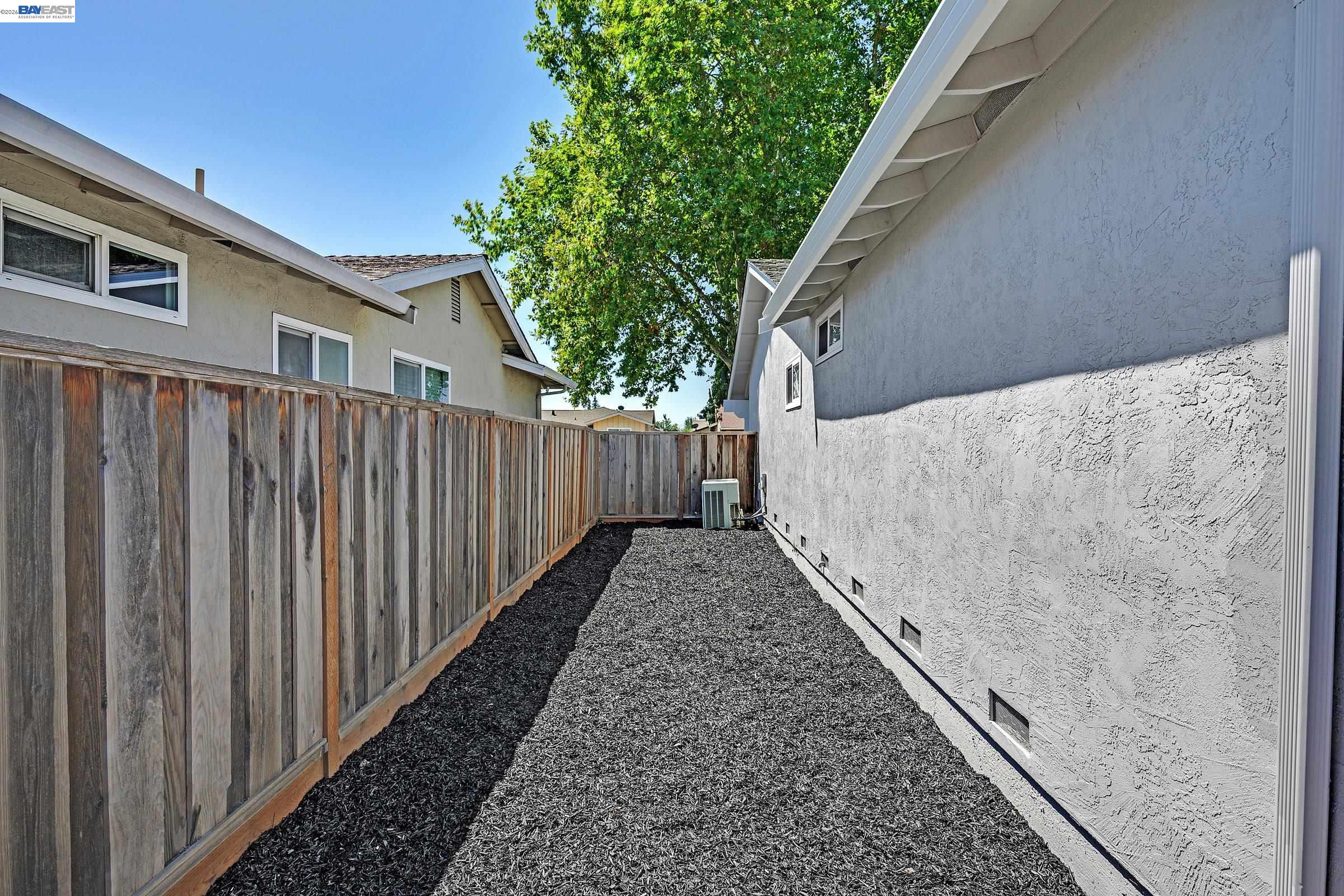 6877 Rayland Ct