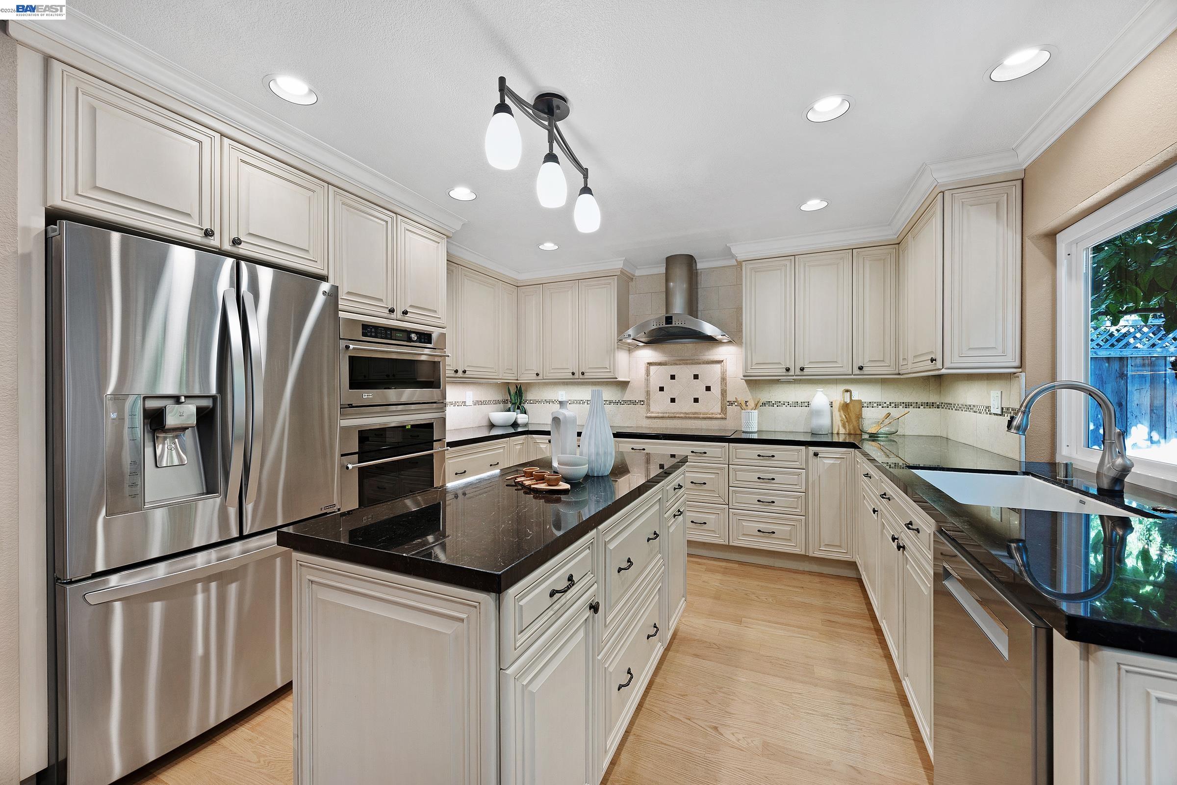 6310 Camino Del Lago