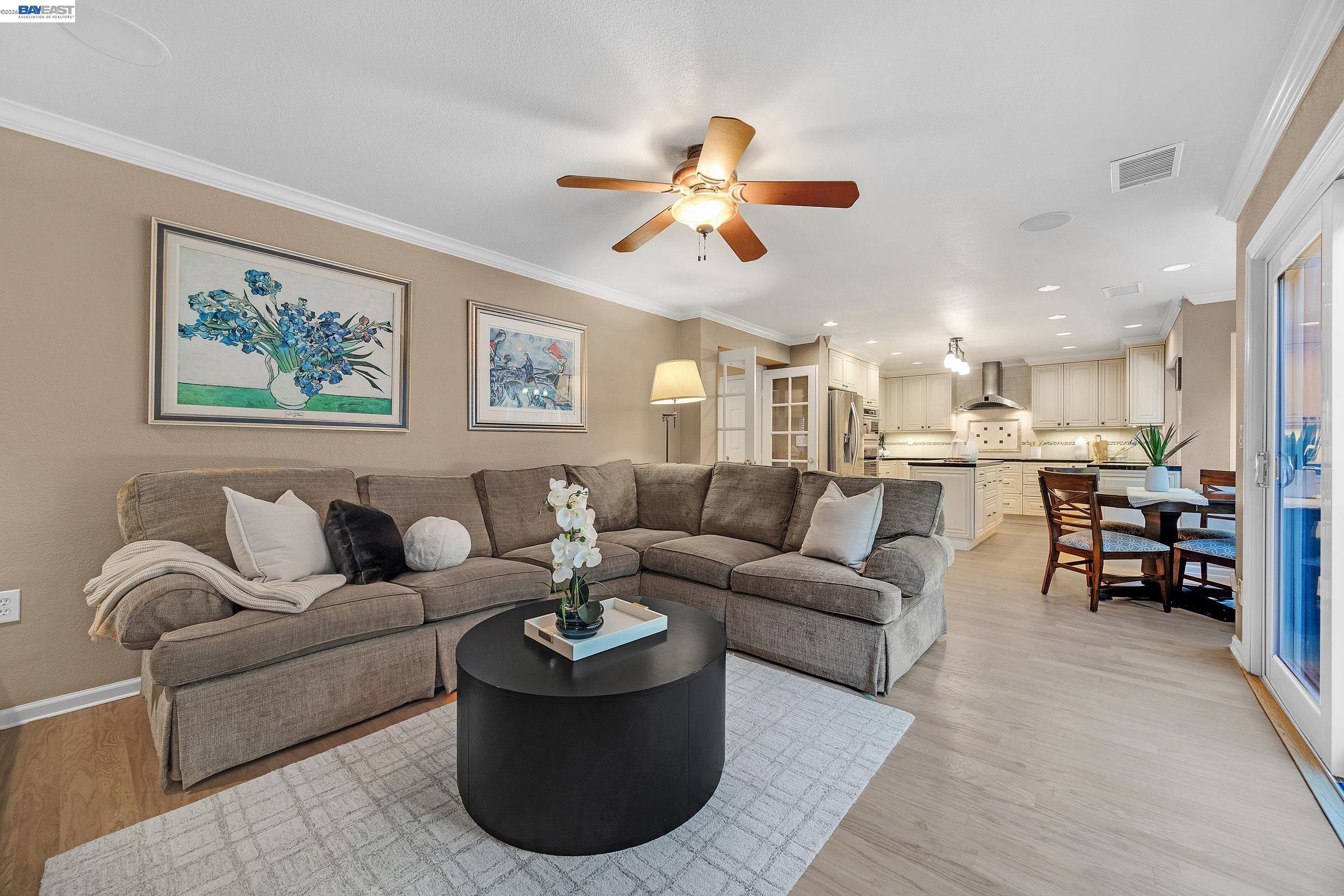 6310 Camino Del Lago