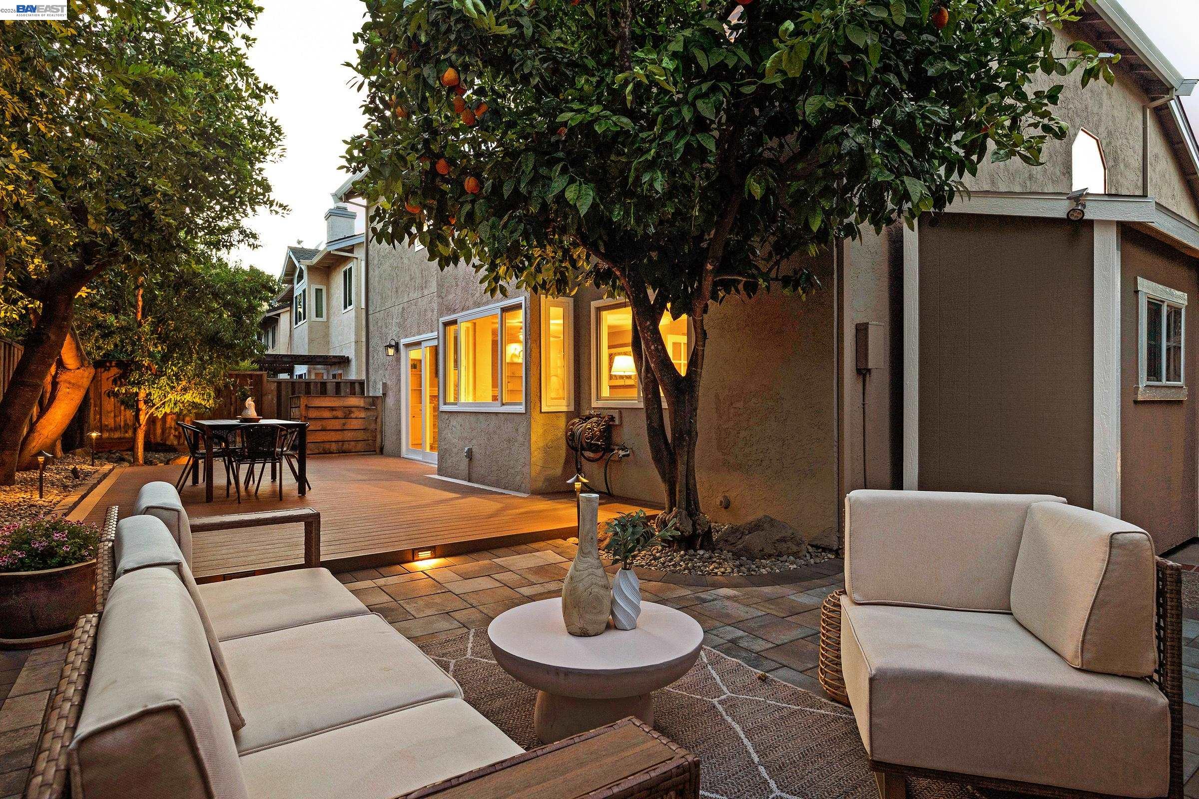 6310 Camino Del Lago