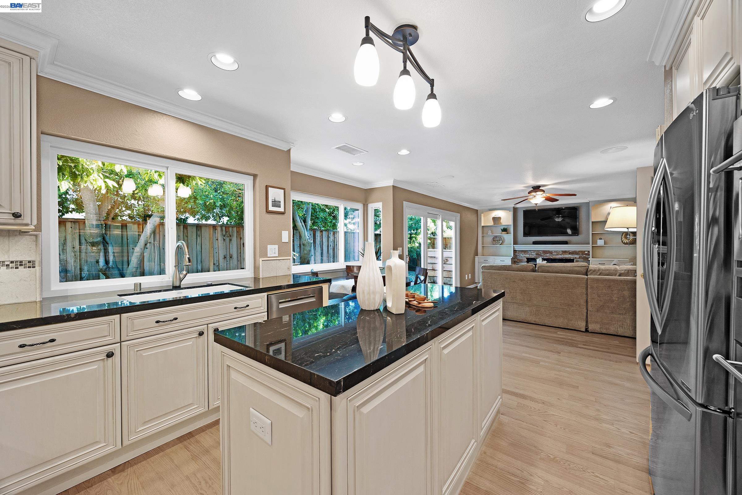 6310 Camino Del Lago