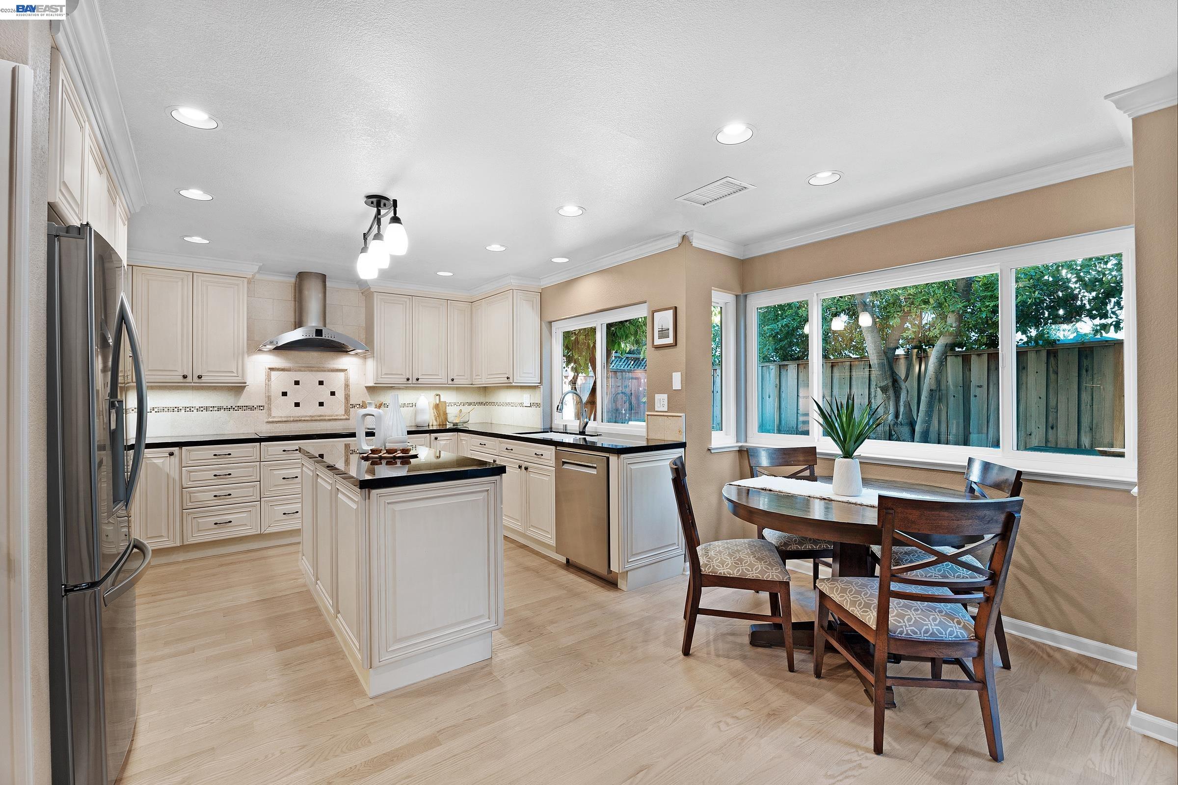 6310 Camino Del Lago