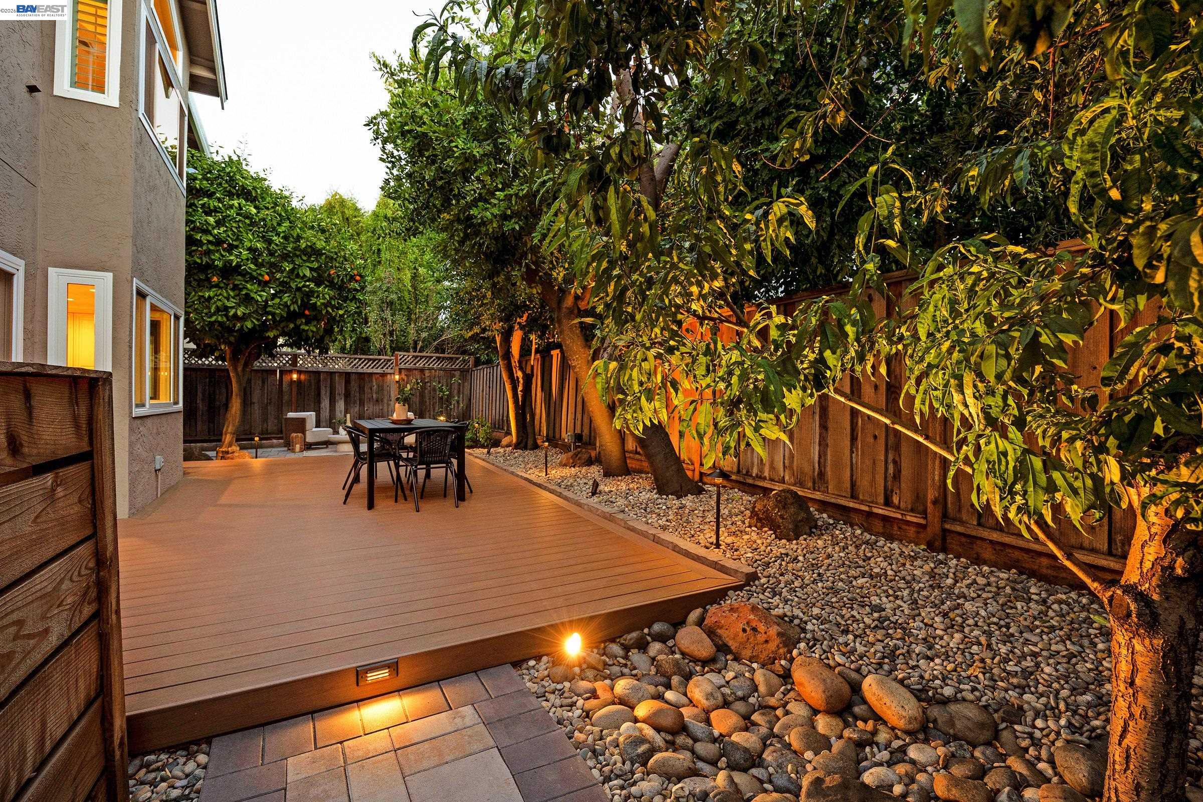 6310 Camino Del Lago