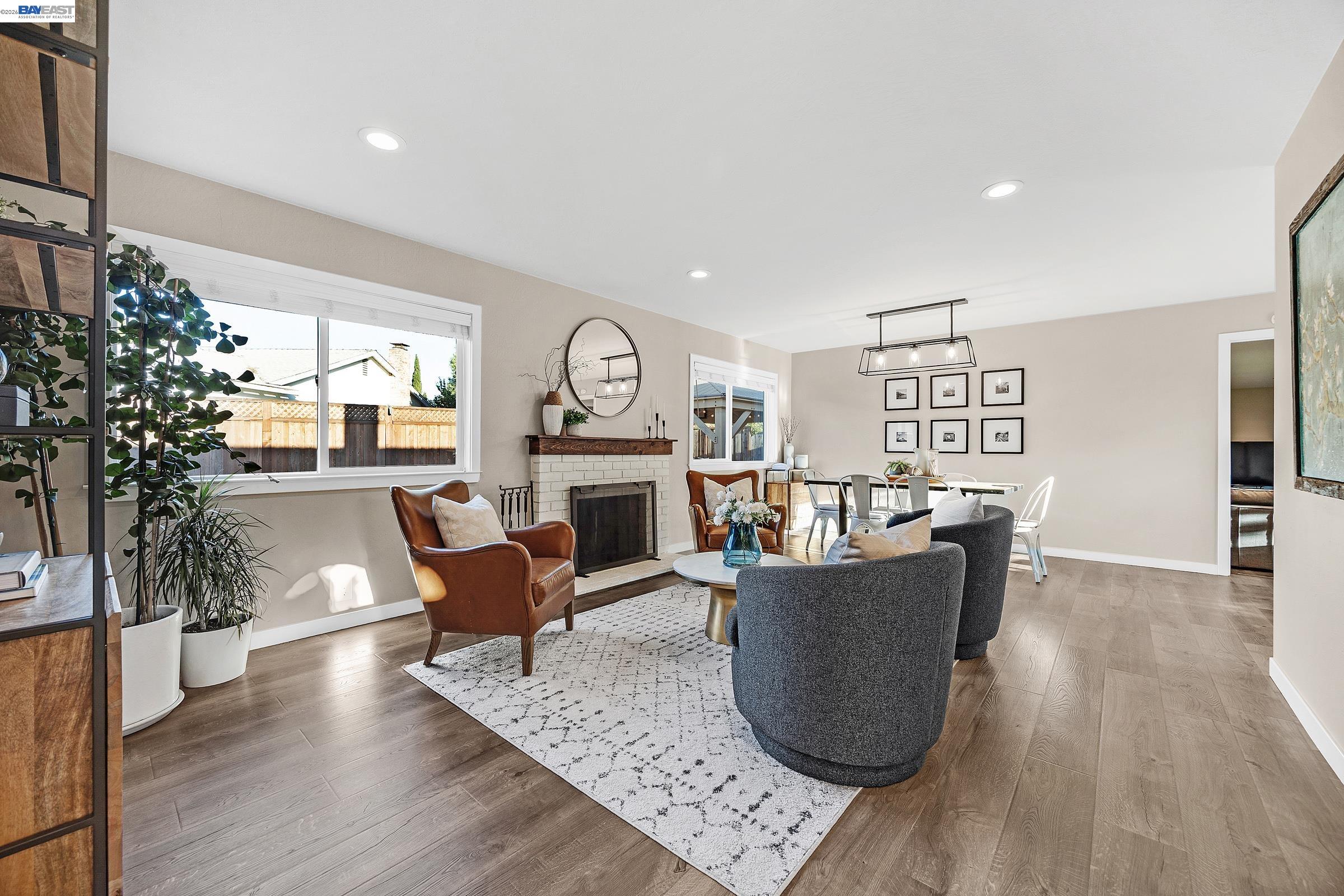 352 Cambridge Way