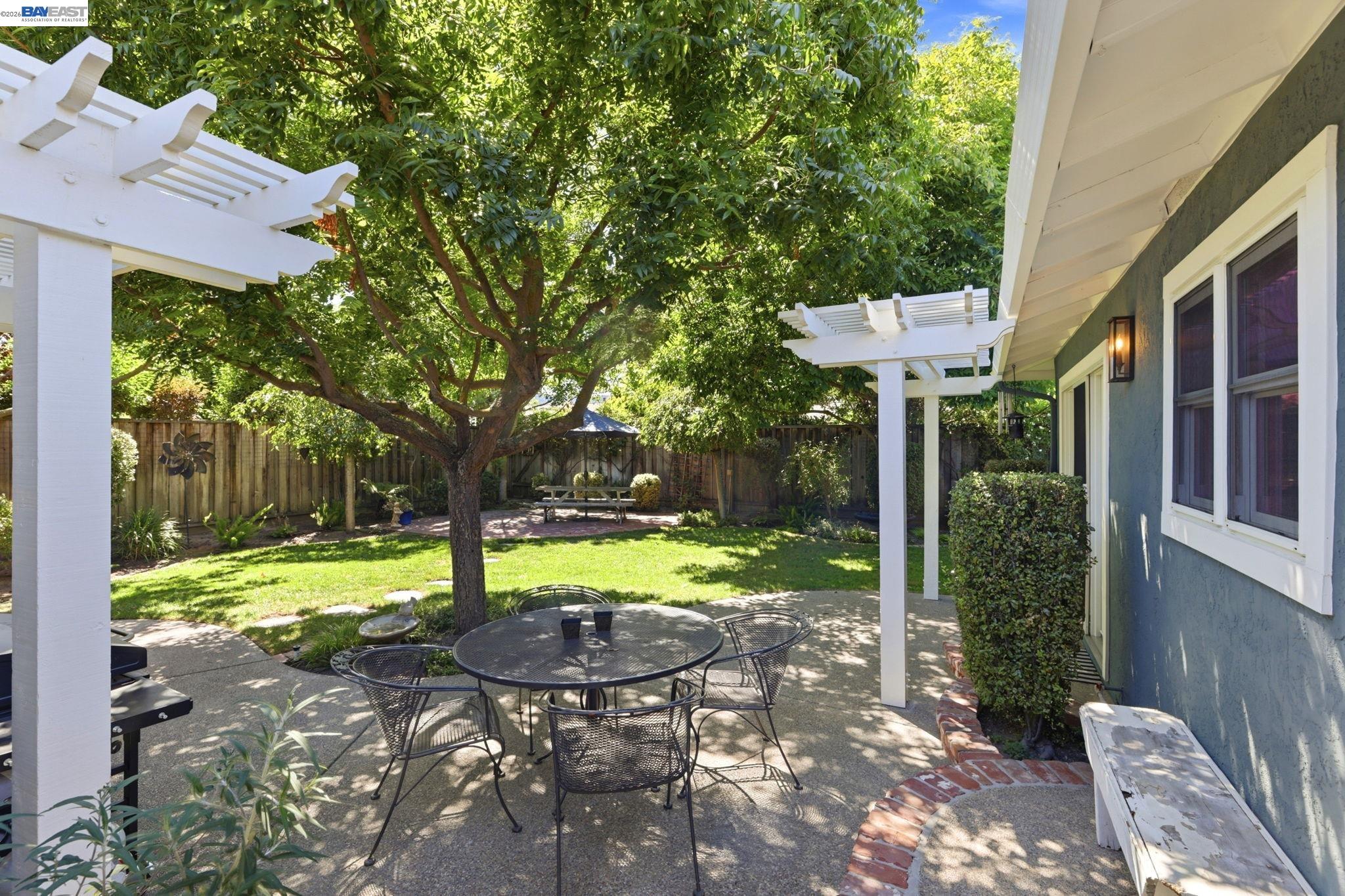 1712 Beachwood Way
