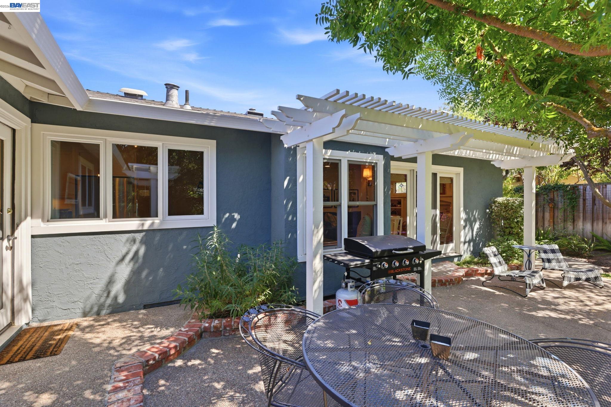 1712 Beachwood Way