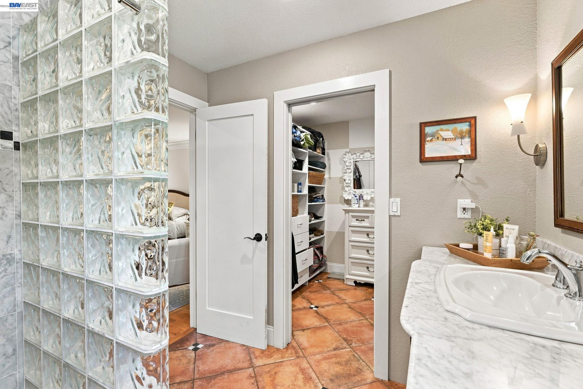 1712 Beachwood Way