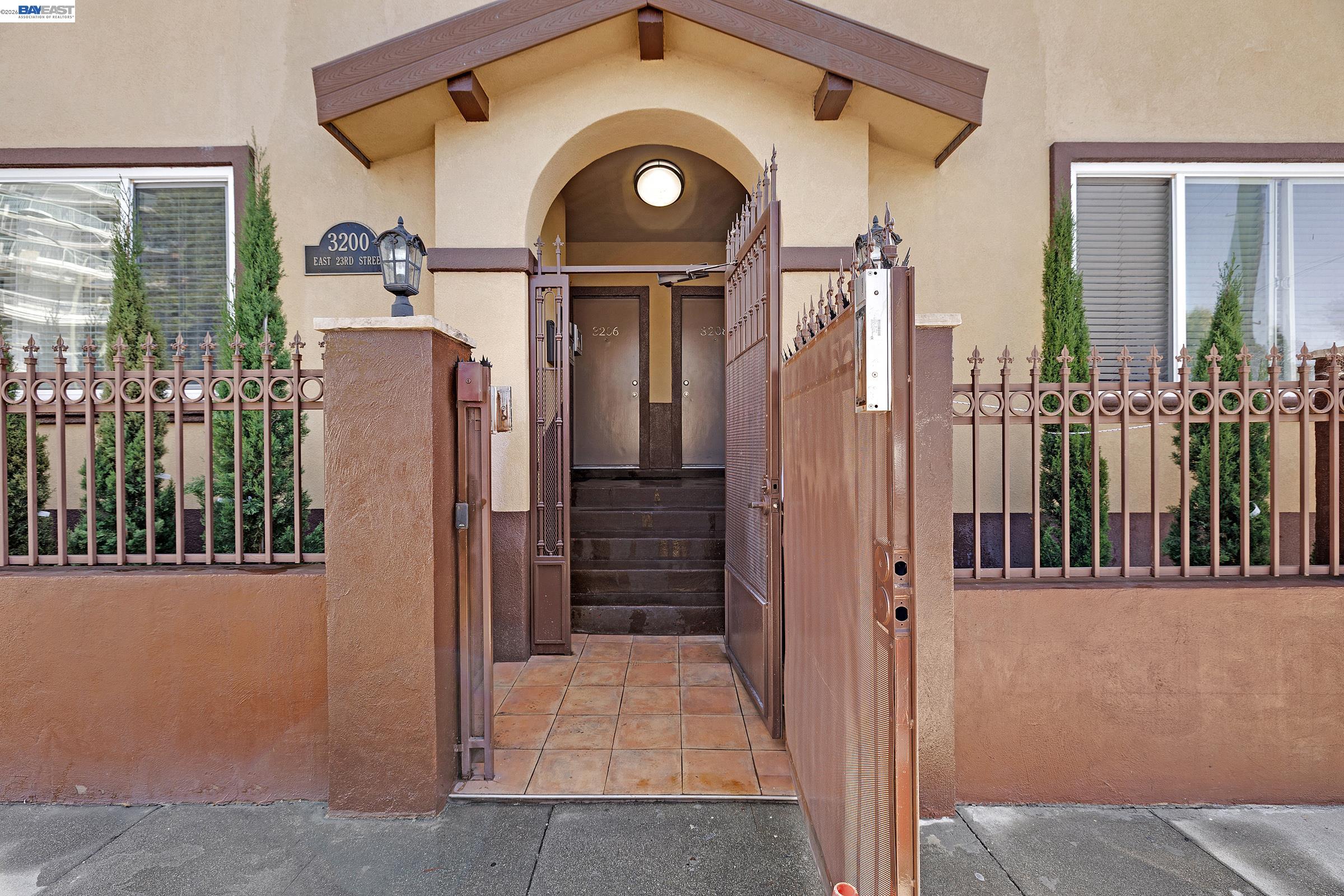 2300 Fruitvale Ave