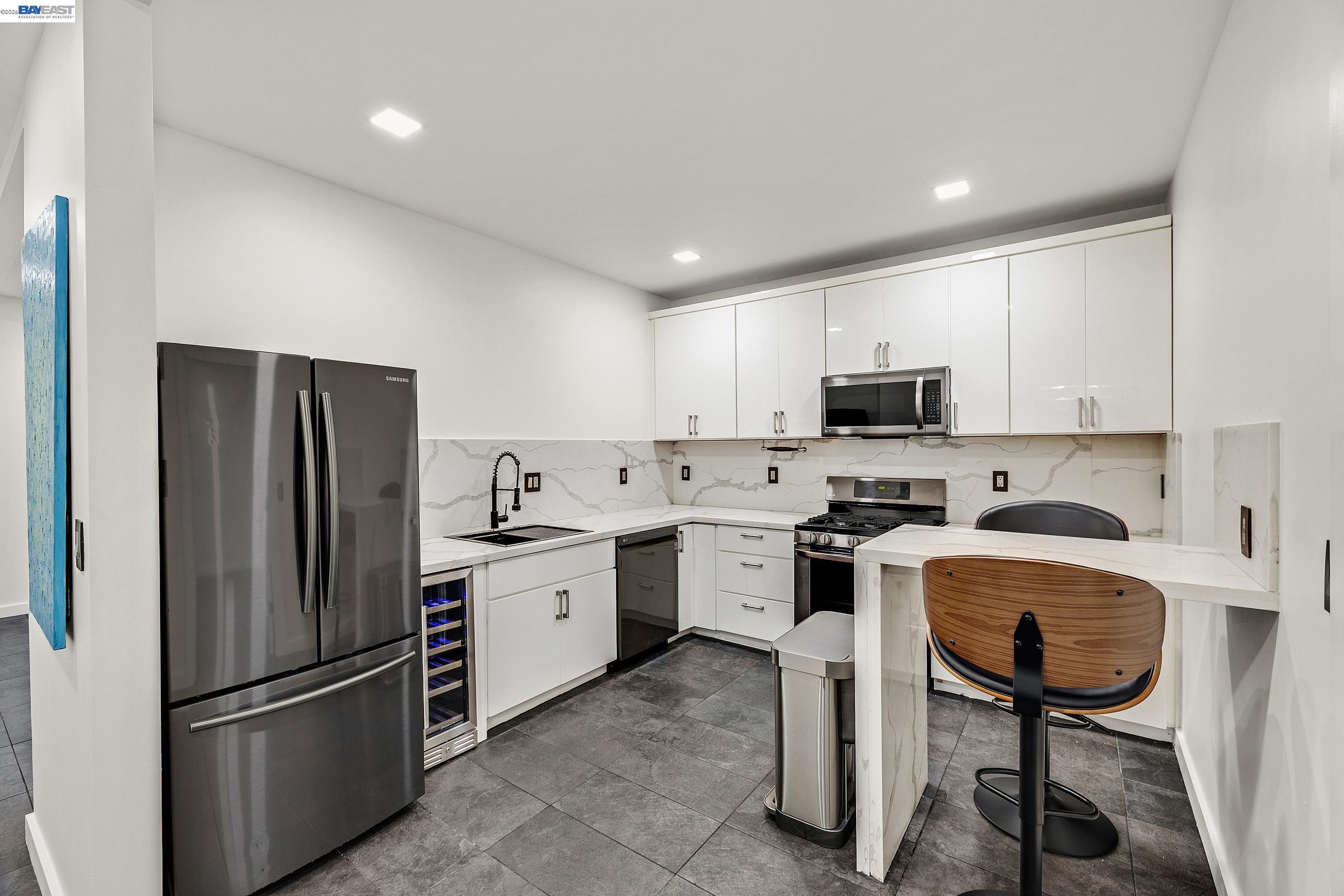 2300 Fruitvale Ave