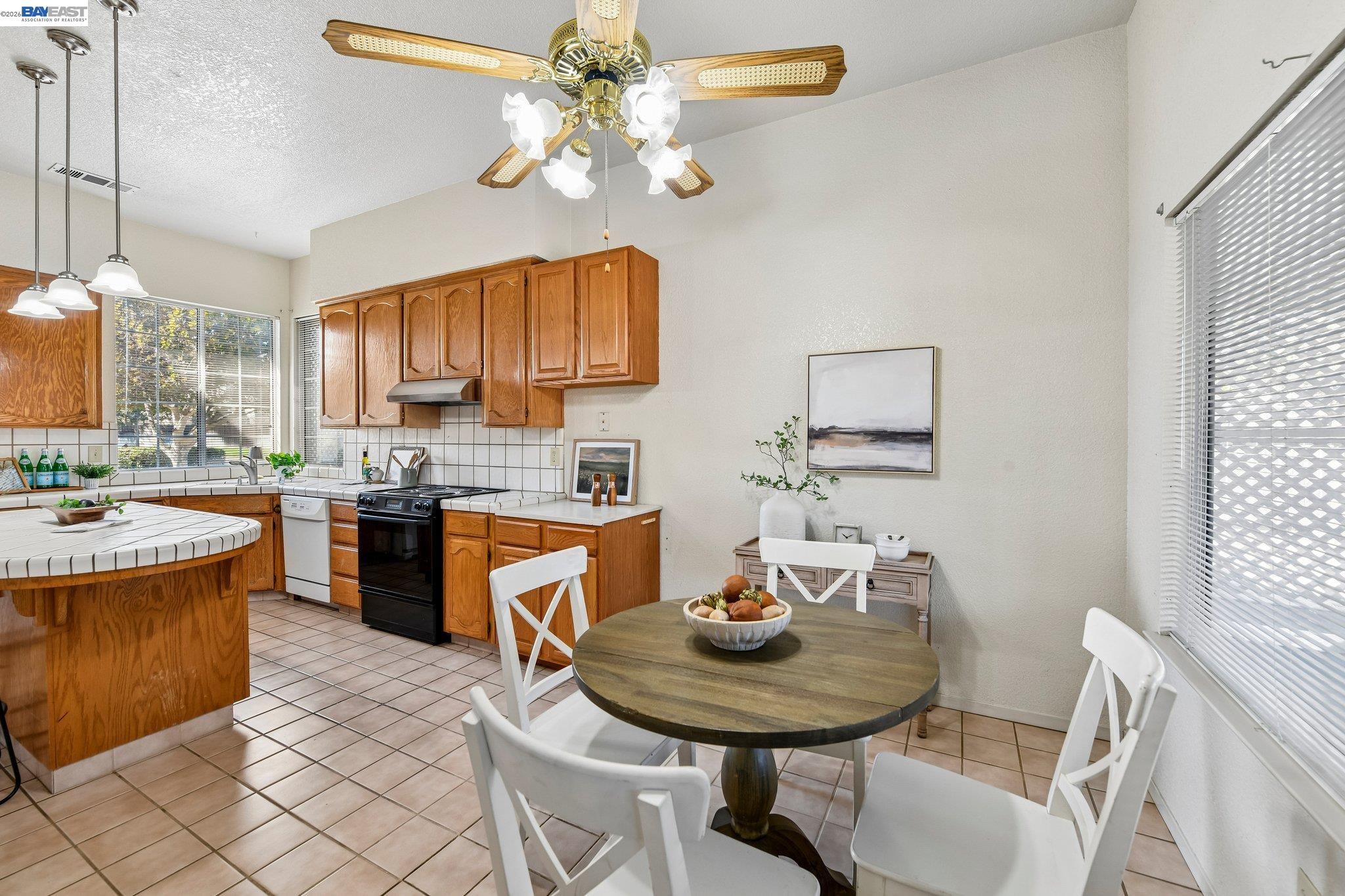 787 Chenin Blanc Dr
