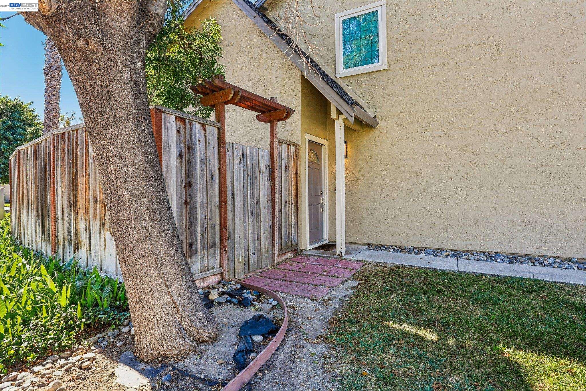 2129 Delucchi Dr