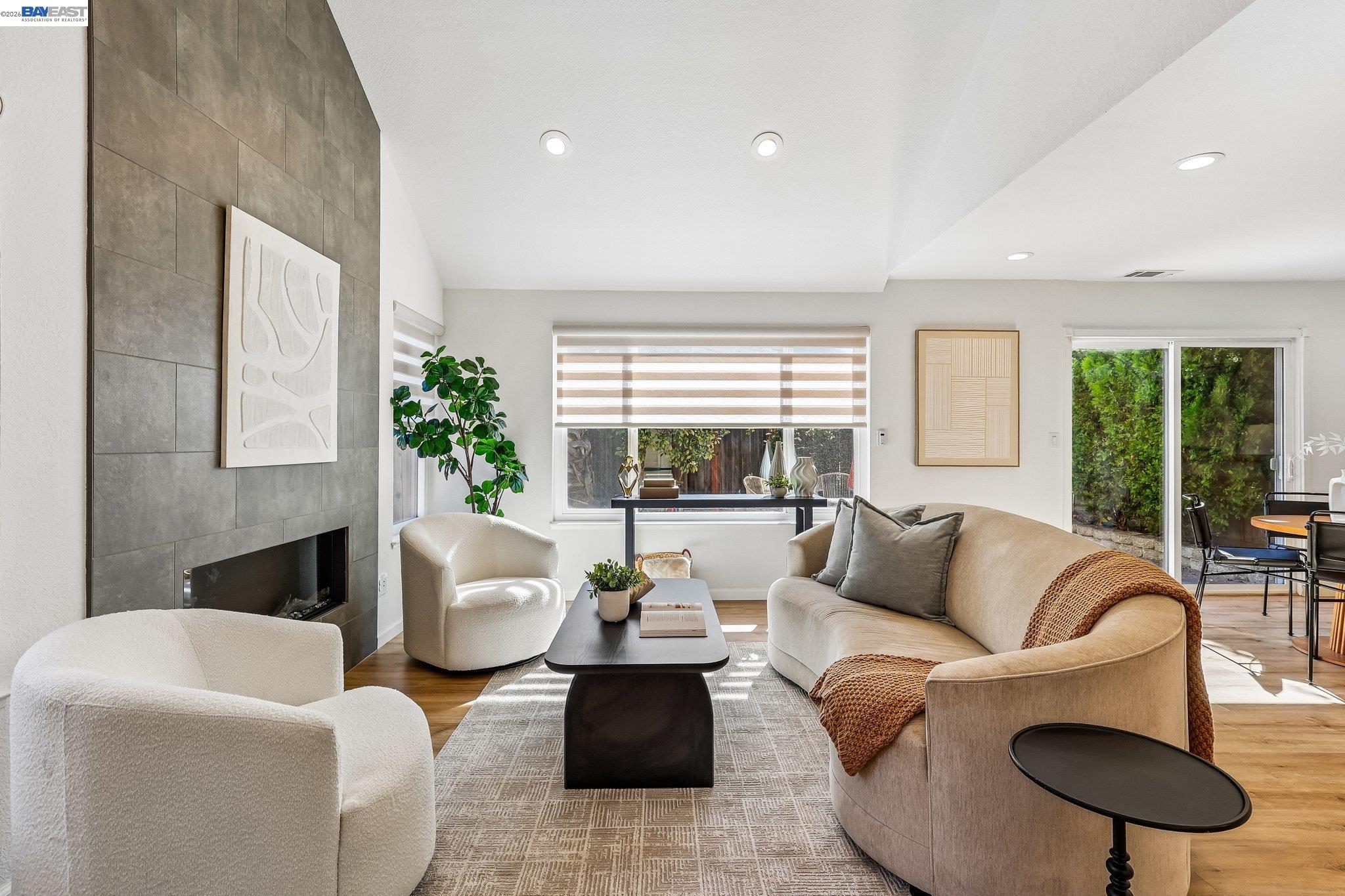 2129 Delucchi Dr