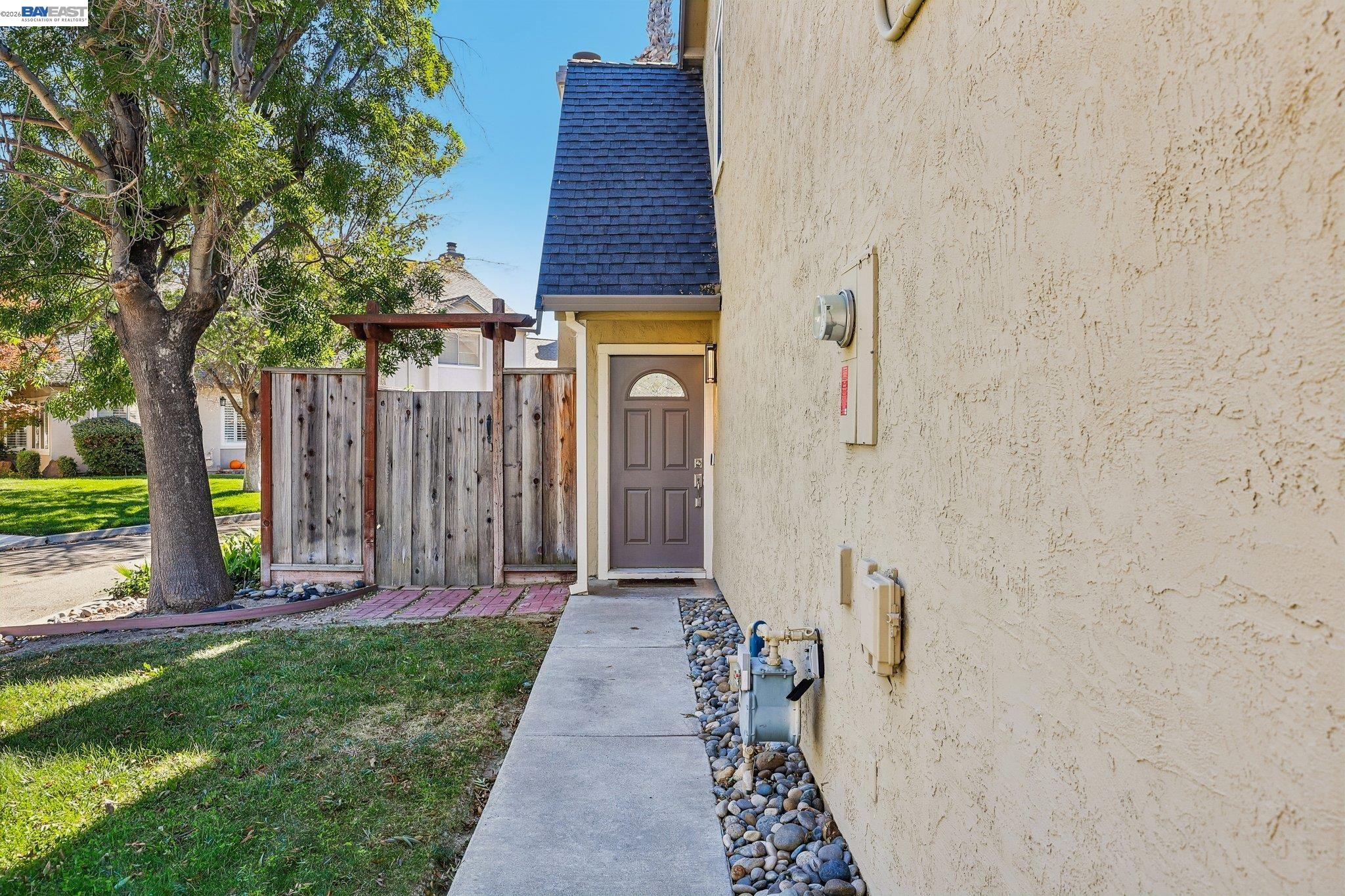 2129 Delucchi Dr