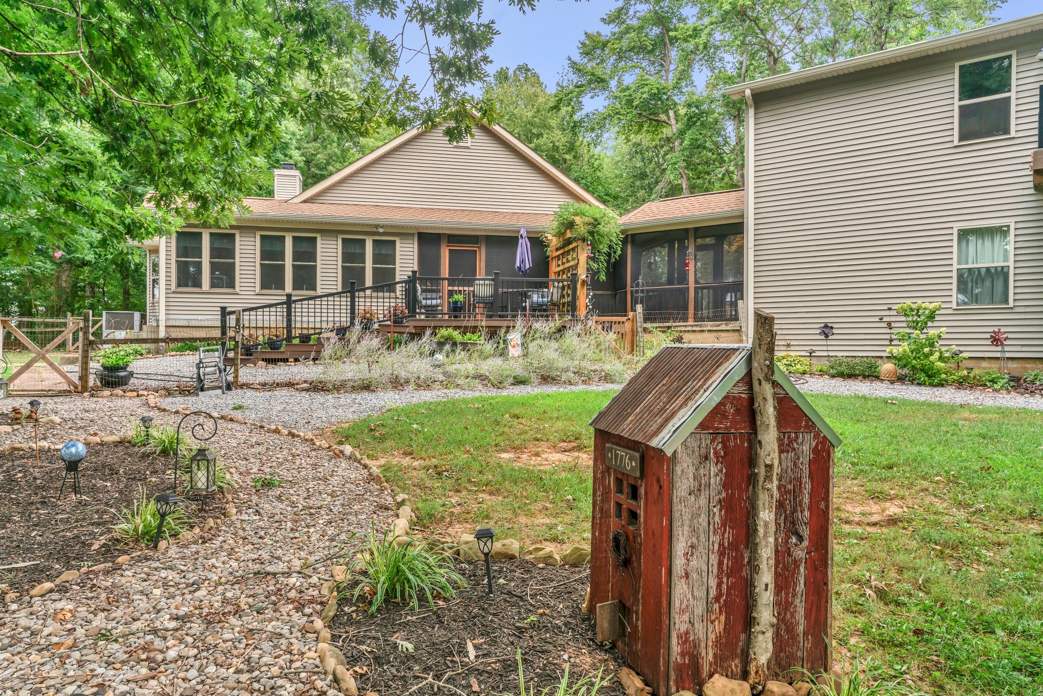 7197 Highland Rd