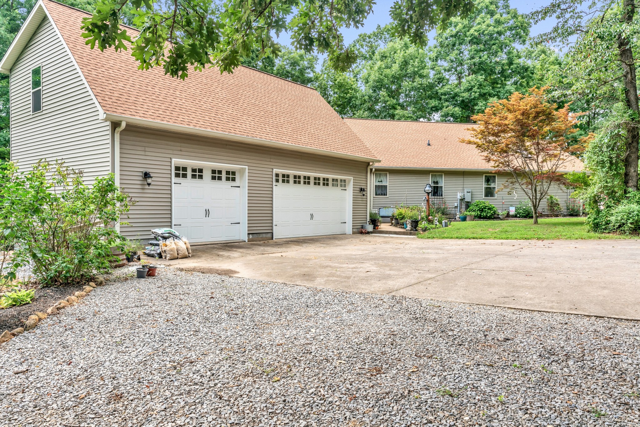 7197 Highland Rd
