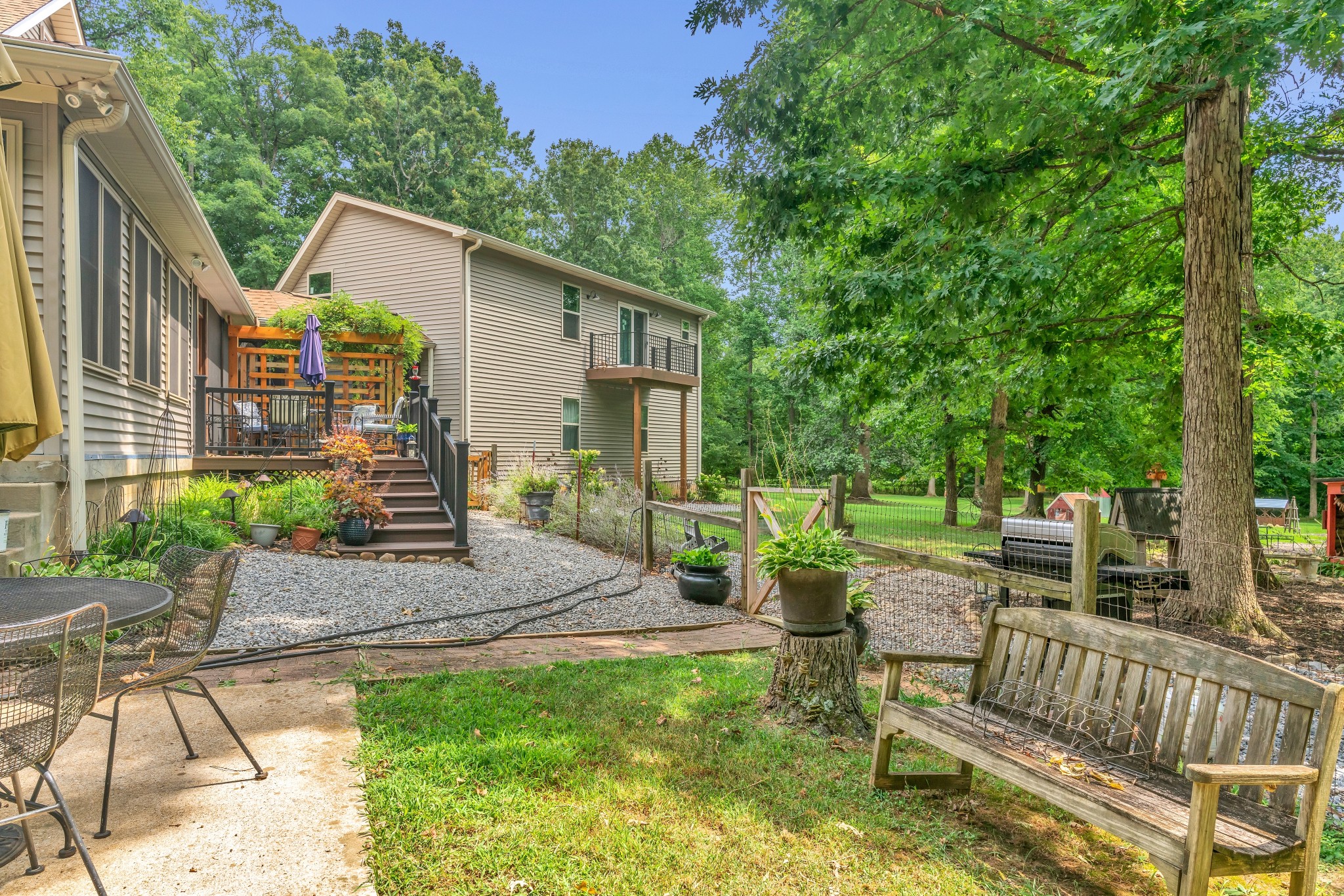 7197 Highland Rd
