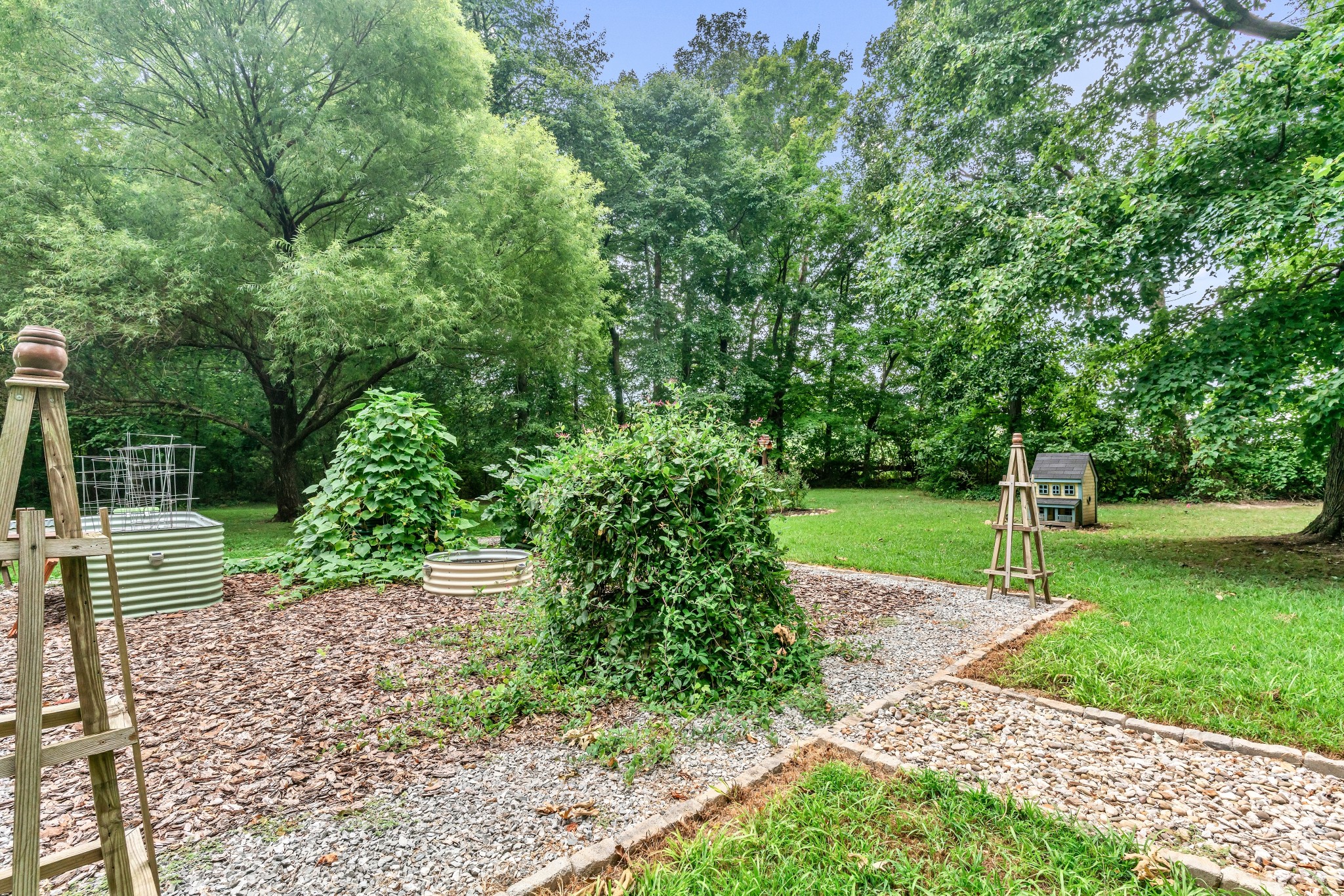 7197 Highland Rd